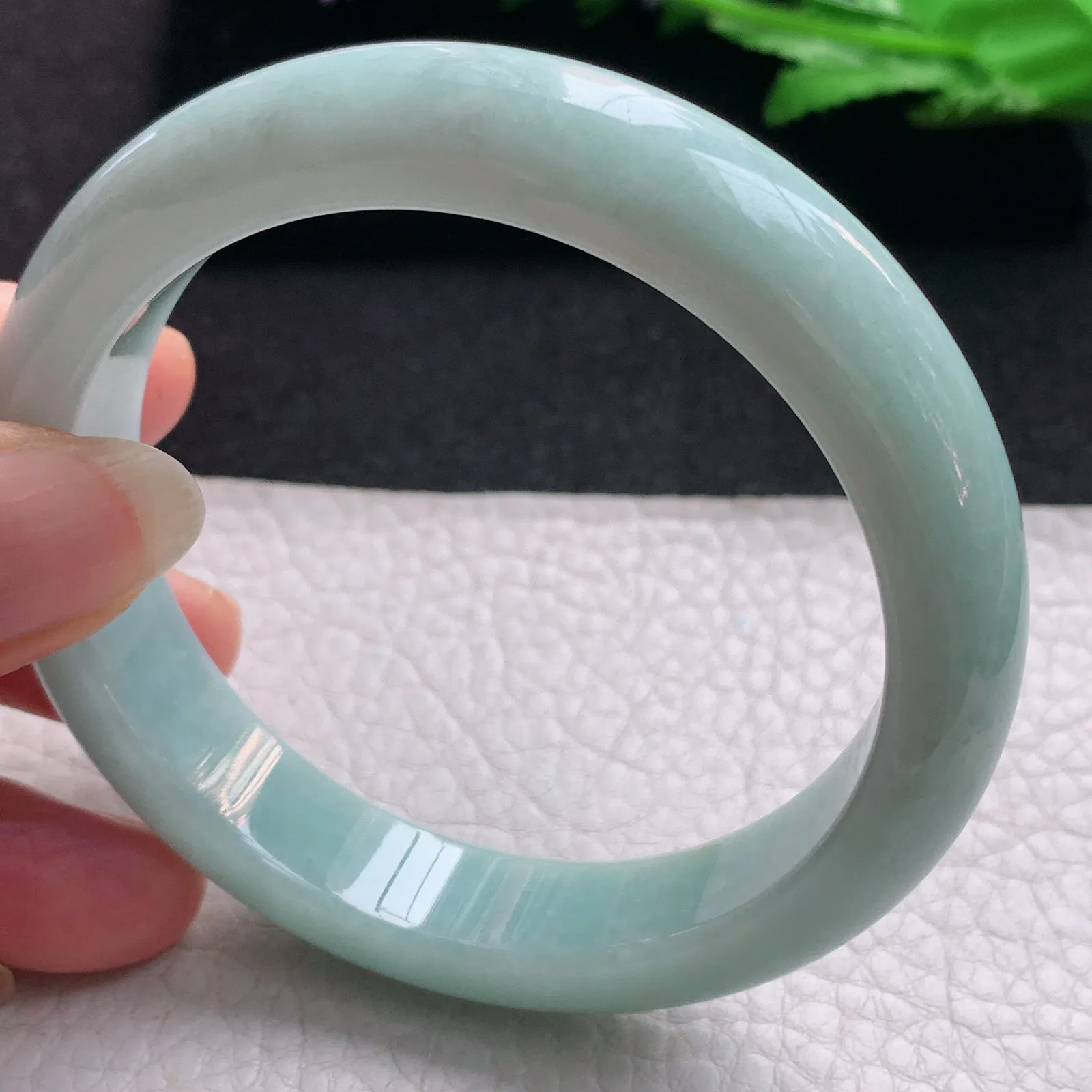 nr实拍59*13*7.8缅甸翡翠a货玉手镯浅绿正圈平安镯宽版玉手环