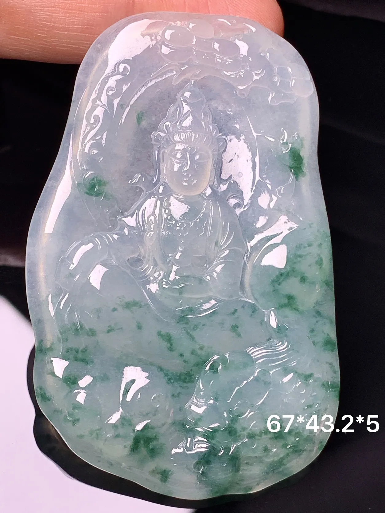 飘绿文殊观音菩萨吊坠 玉质细腻 色泽清新艳丽 整体尺寸67*43.2*5