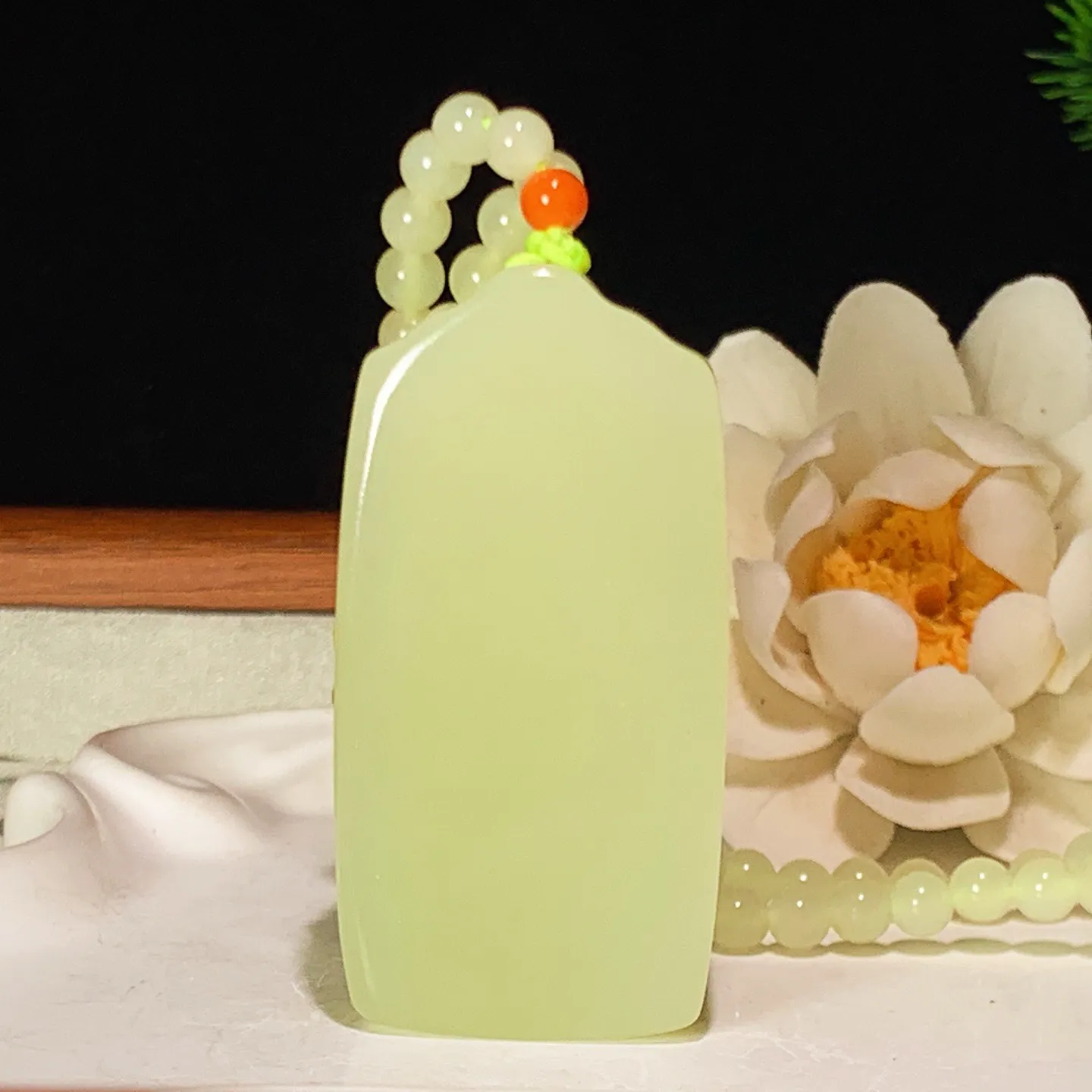 新疆和田玉黄口料观音挂件 尺寸54/27/11重62.5克 玉质细腻油润 底色纯净 脂粉好，品质好。lt260130