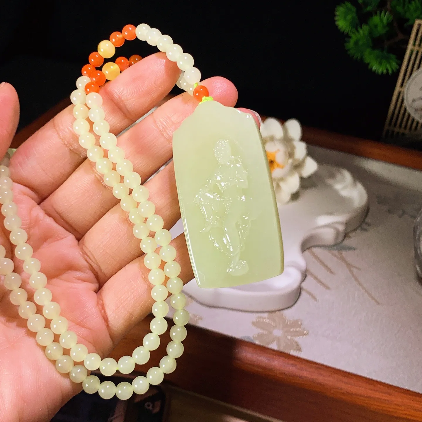 新疆和田玉黄口料观音挂件 尺寸54/27/11重62.5克 玉质细腻油润 底色纯净 脂粉好，品质好。lt260130