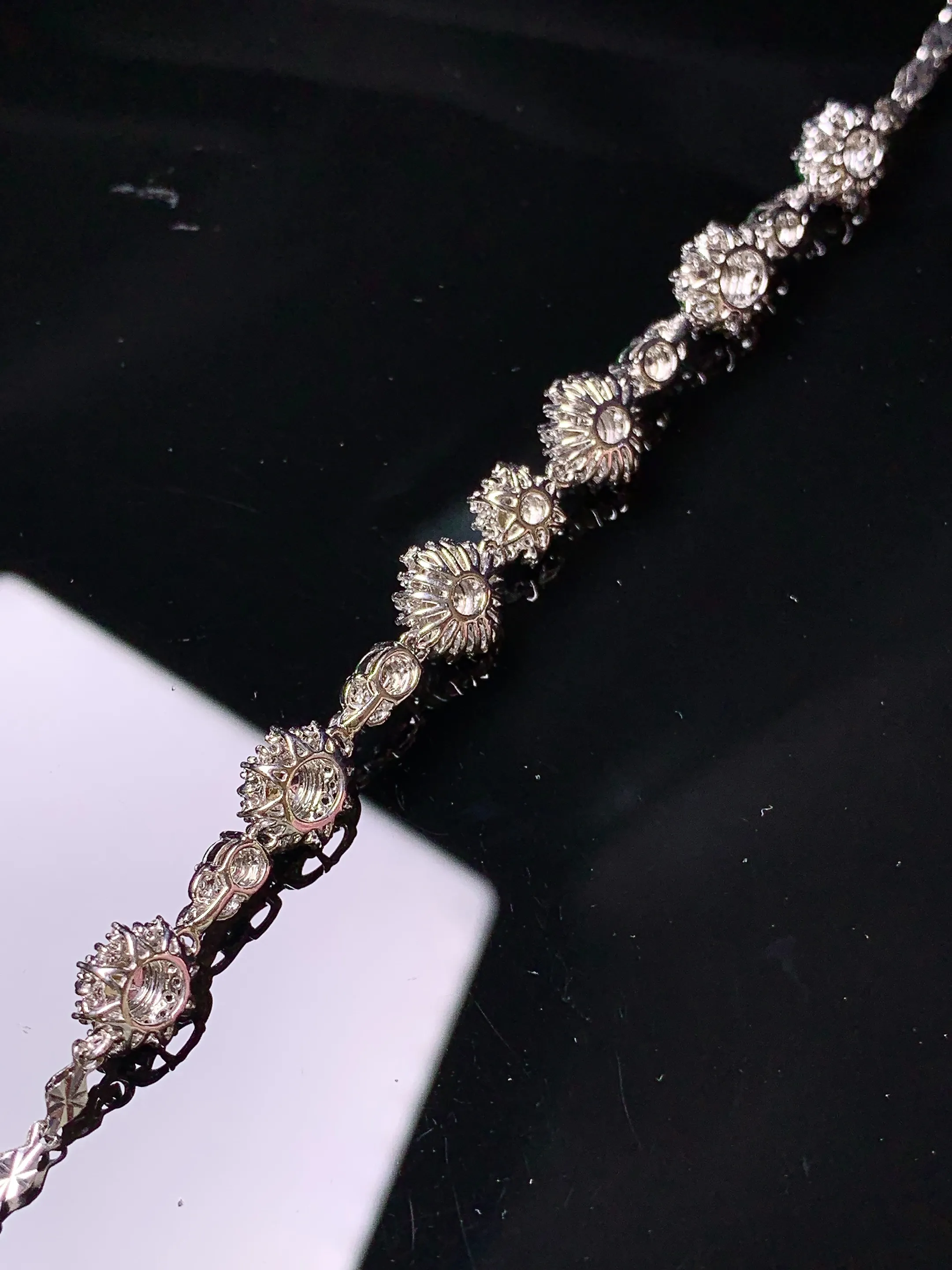 18k金钻镶嵌满绿蛋面手链 玉质细腻 色泽清新艳丽 整体尺寸84*8*5.2