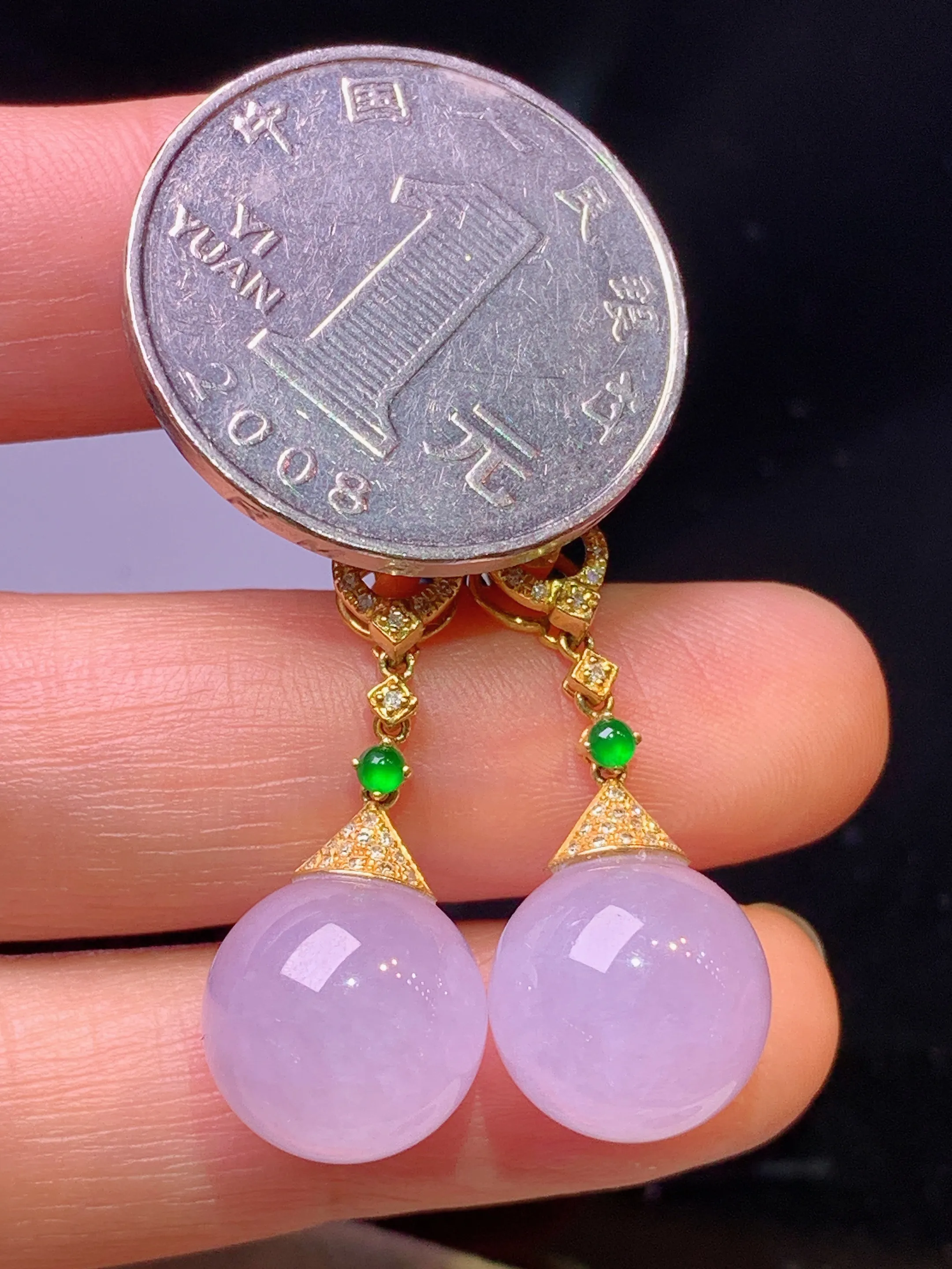 18k金钻镶嵌紫罗兰圆珠耳坠 玉质细腻 色泽艳丽清新 整体尺寸37.5*12