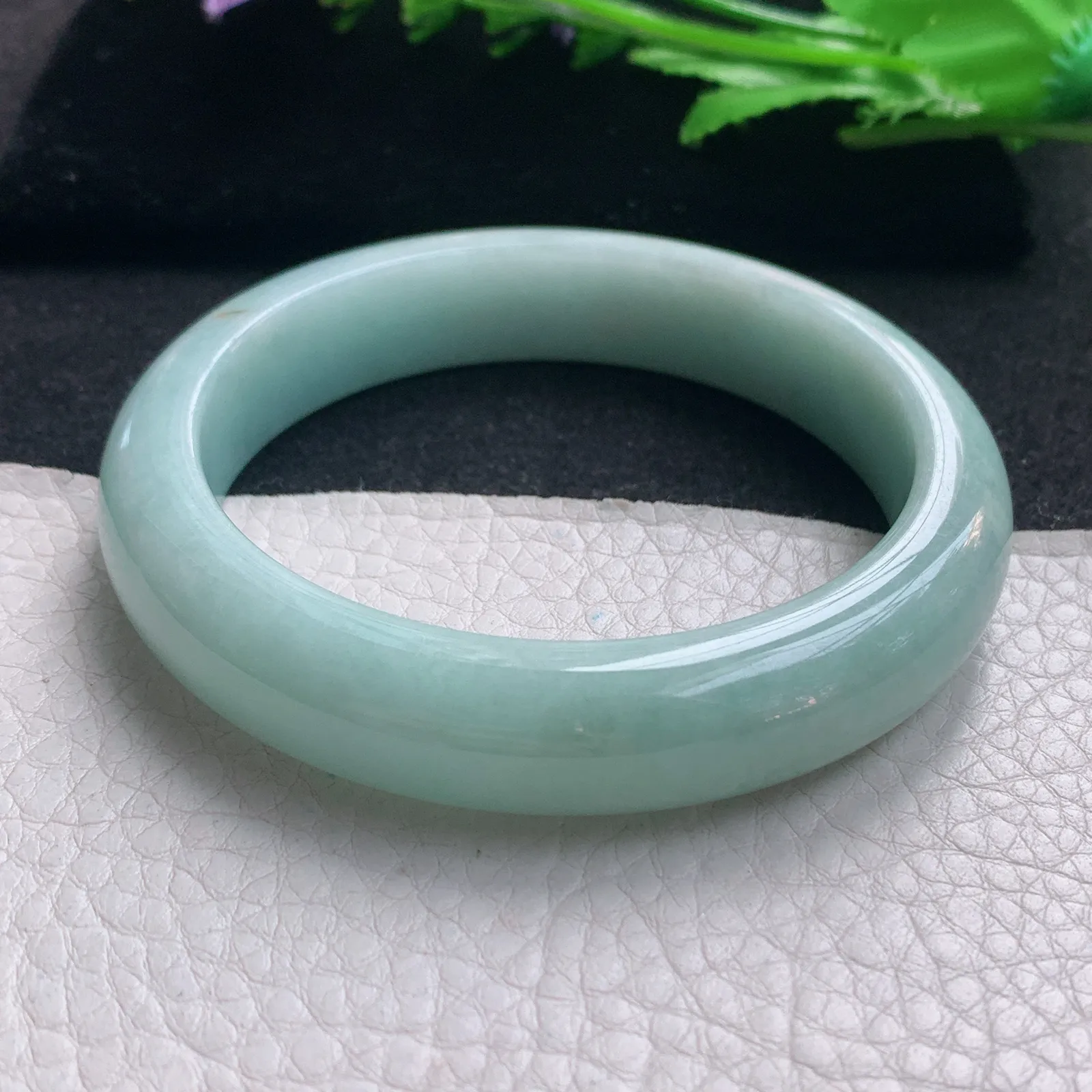 nr实拍59*13*7.8缅甸翡翠a货玉手镯浅绿正圈平安镯宽版玉手环