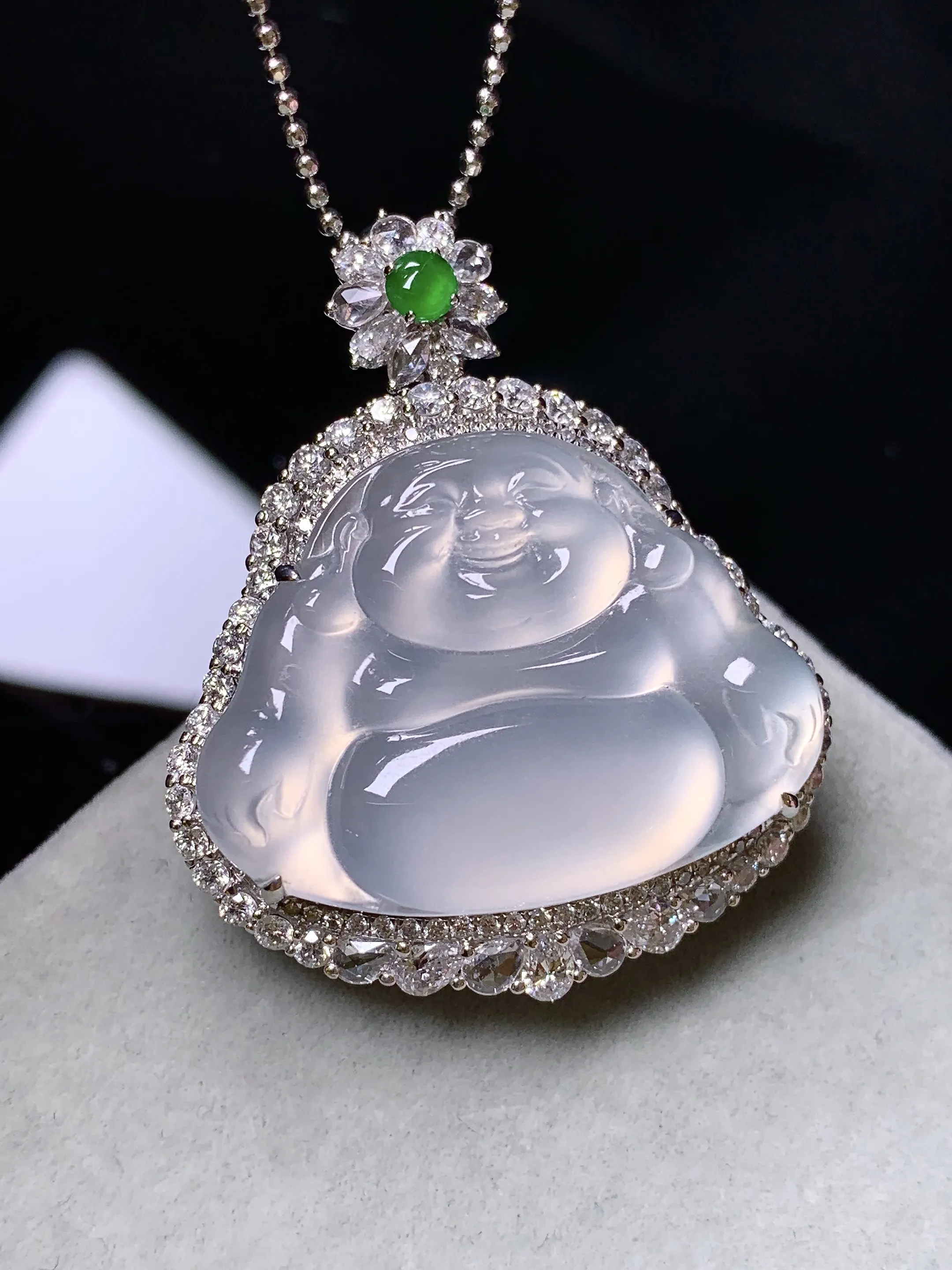 18k金钻镶嵌冰种佛公吊坠 玉质细腻 色泽清新艳丽 整体尺寸36.8*30.5*13.2