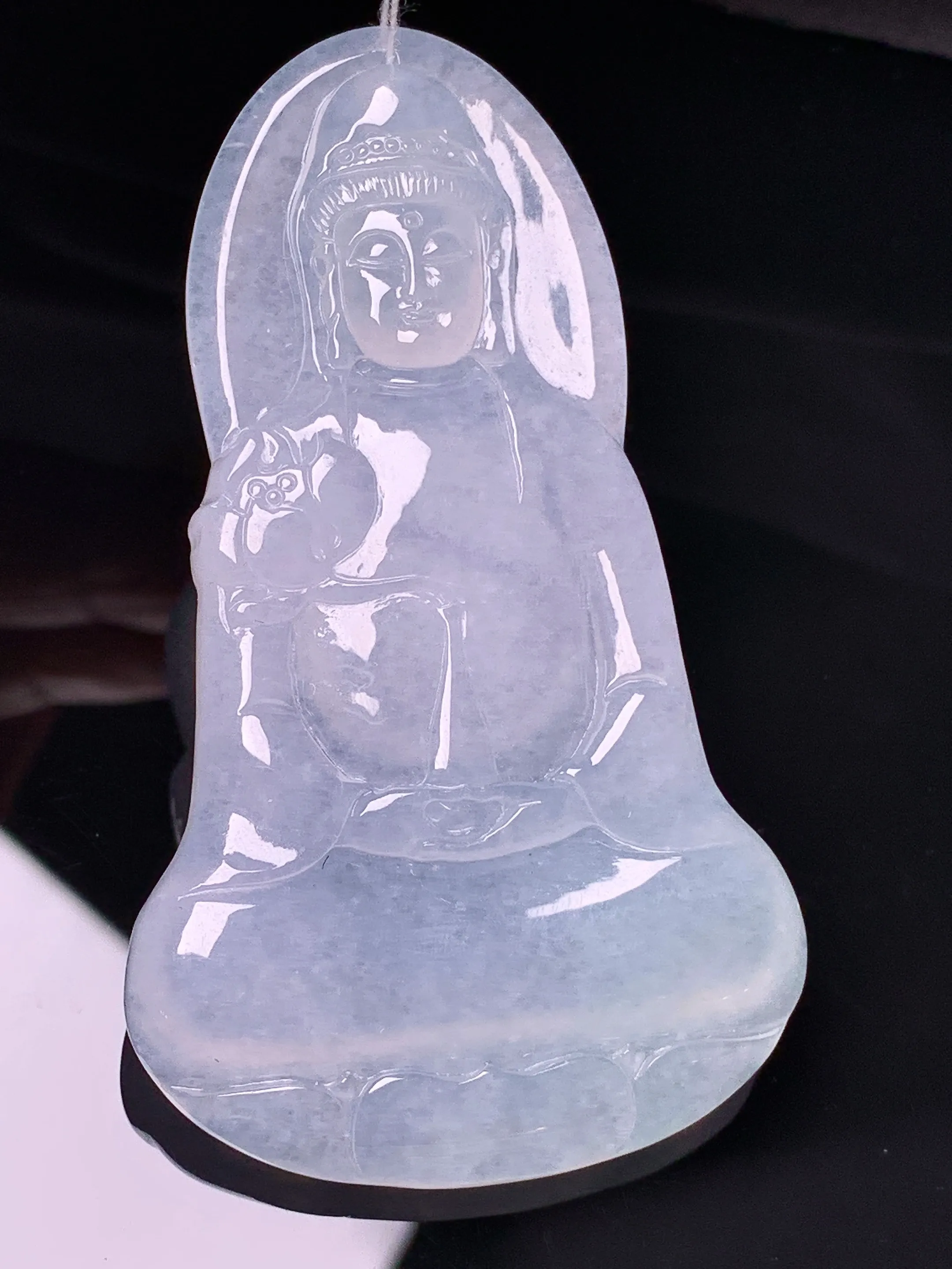 冰种观音菩萨吊坠 玉质细腻 色泽清新艳丽 整体尺寸65.5*37.5*5.8