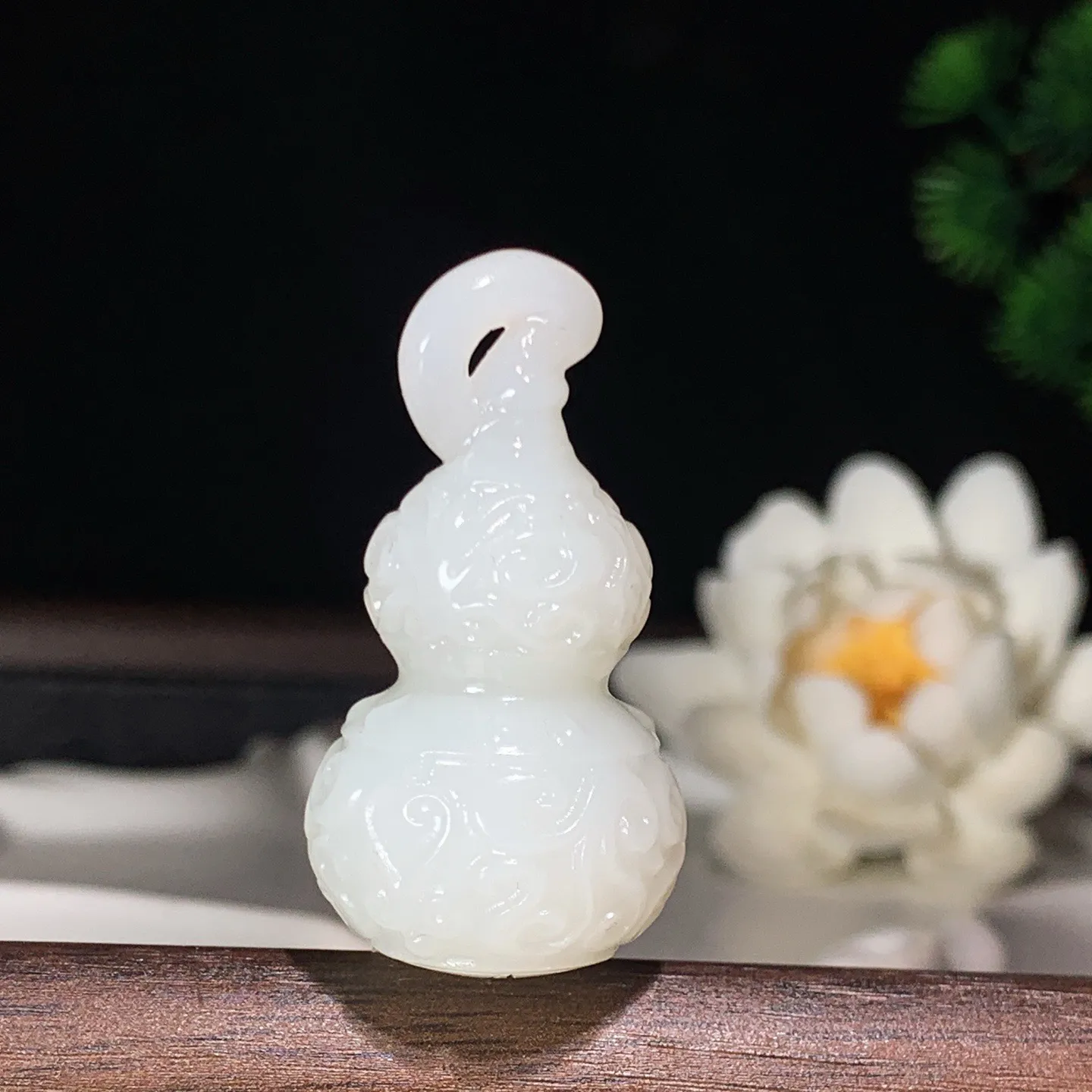 新疆和田玉羊脂白福禄葫芦挂件。尺寸41/21重19克 玉质细腻油润 底色纯净 脂粉好，品质好。lt260130