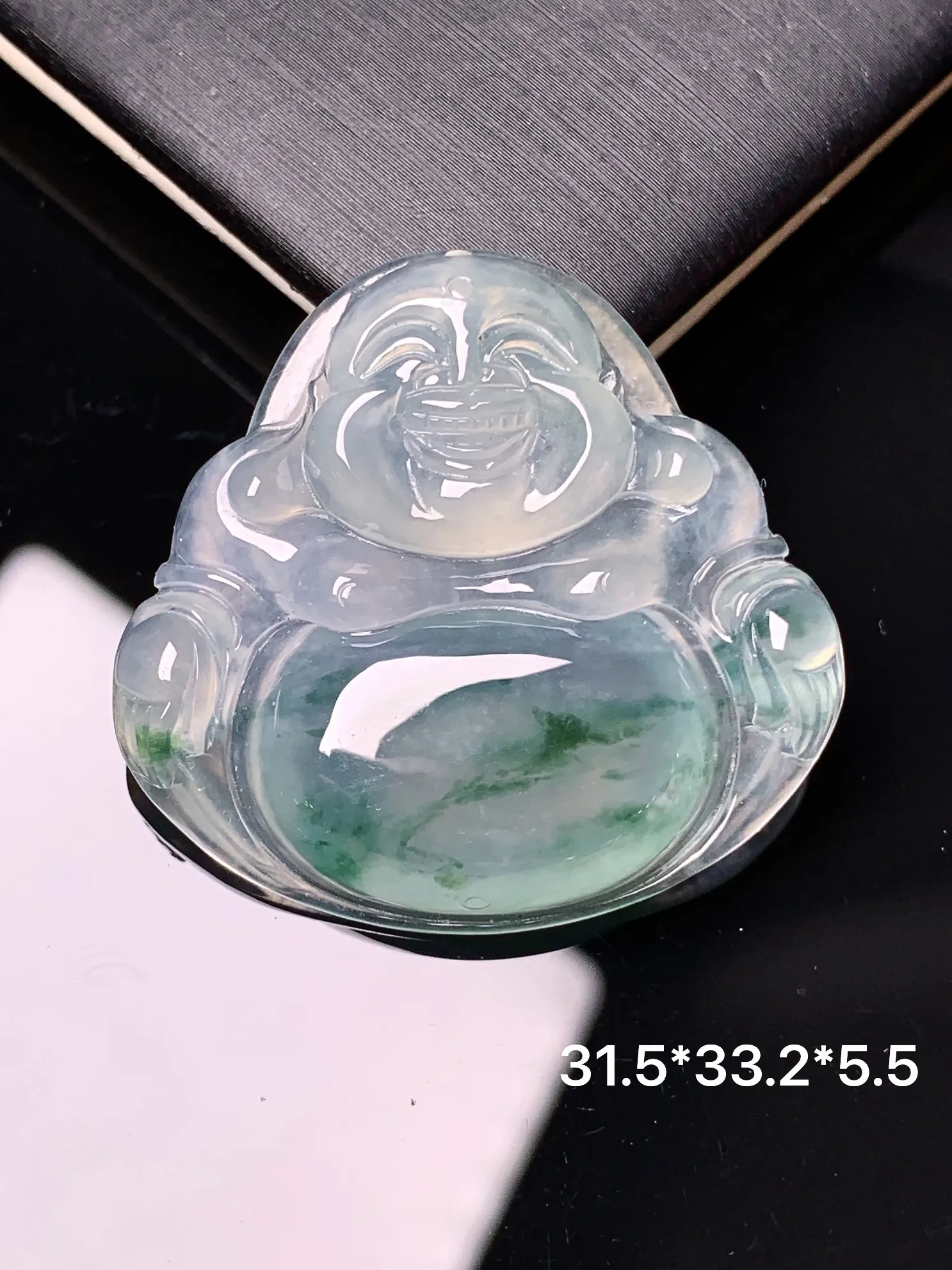 冰种飘绿佛公吊坠 玉质细腻 色泽清新艳丽 整体尺寸31.5*33.2*5.5