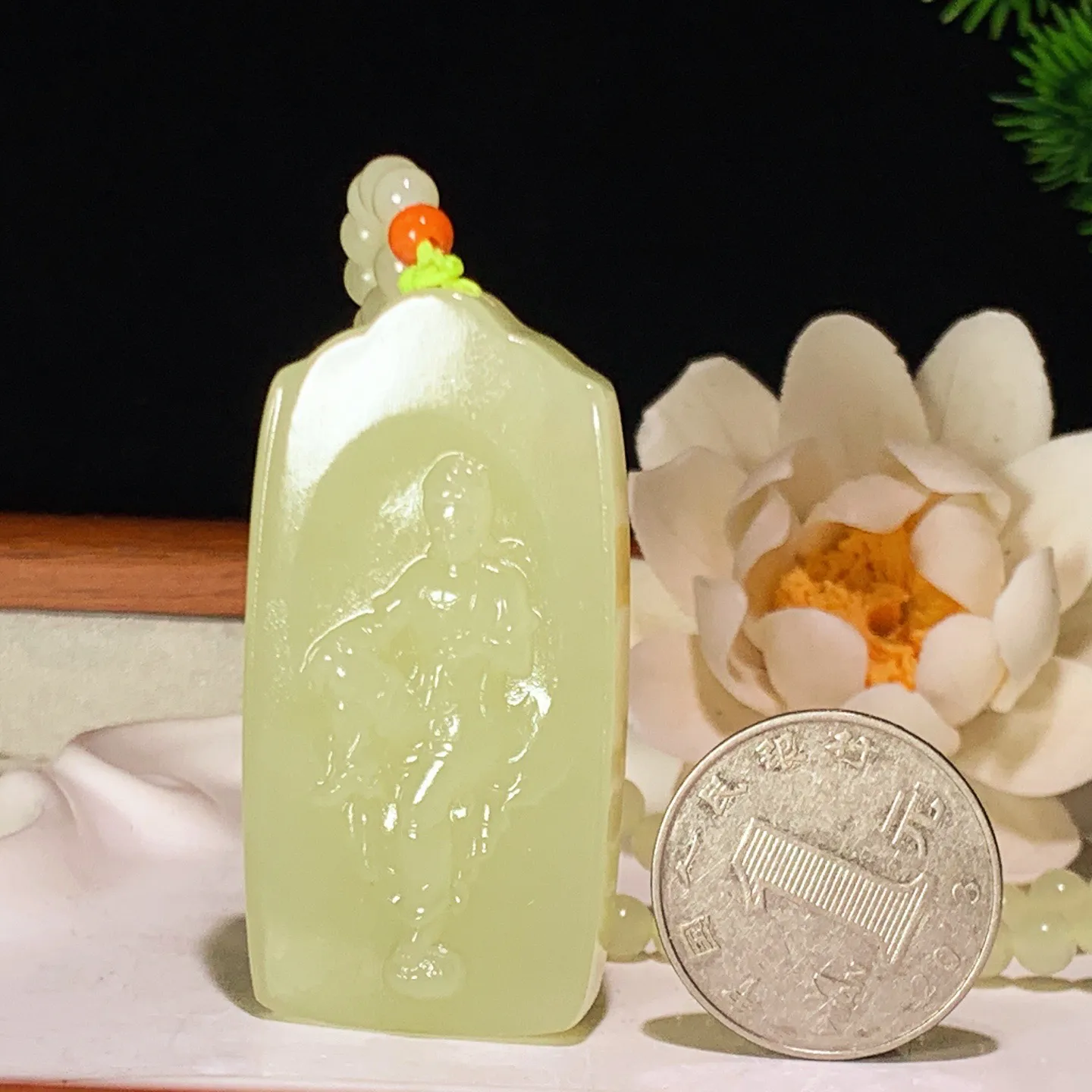 新疆和田玉黄口料观音挂件 尺寸54/27/11重62.5克 玉质细腻油润 底色纯净 脂粉好，品质好。lt260130