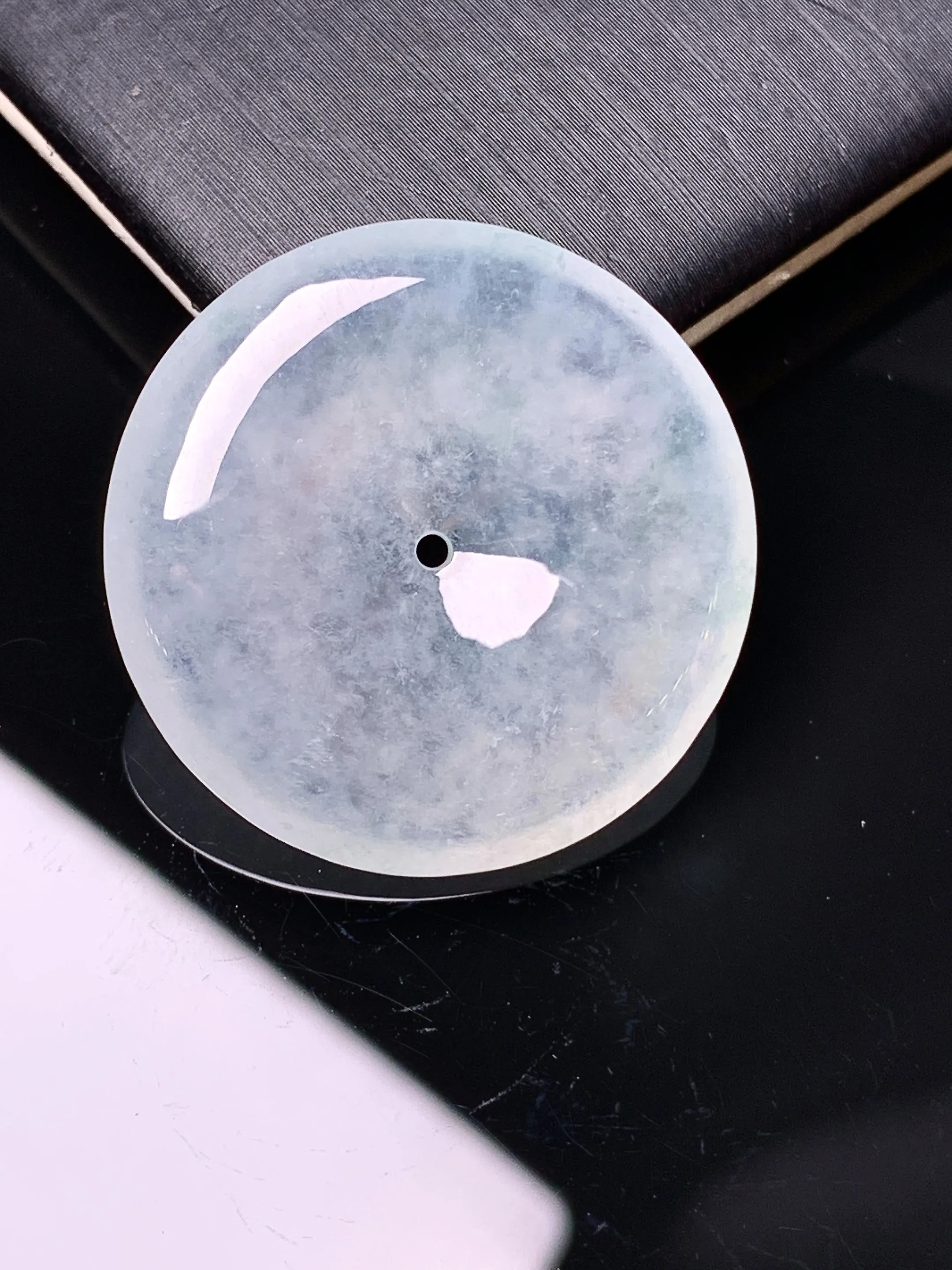 冰种平安扣吊坠 玉质细腻 色泽清新艳丽 整体尺寸27.7*5