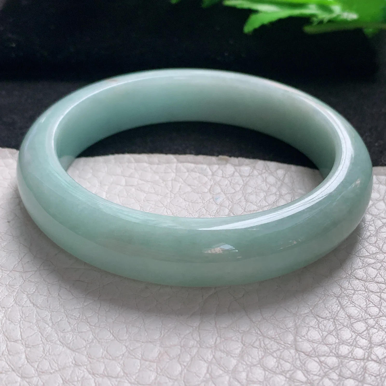 nr实拍59*13*7.8缅甸翡翠a货玉手镯浅绿正圈平安镯宽版玉手环