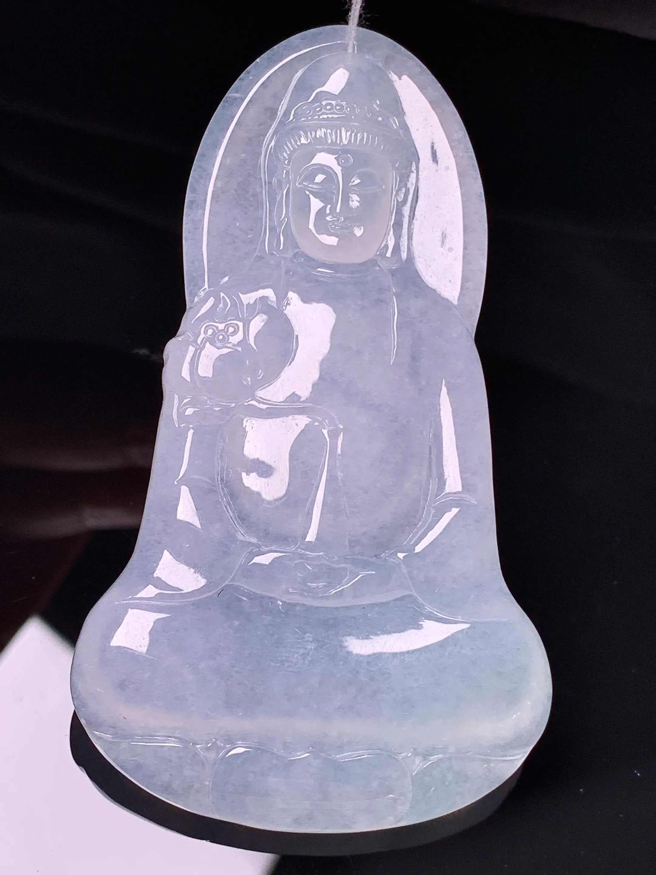 冰种观音菩萨吊坠 玉质细腻 色泽清新艳丽 整体尺寸65.5*37.5*5.8