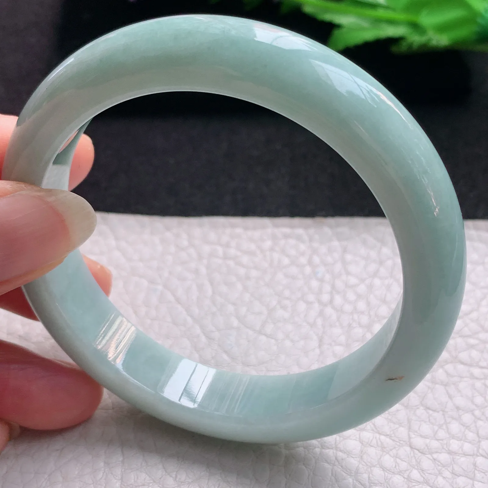 nr实拍59*13*7.8缅甸翡翠a货玉手镯浅绿正圈平安镯宽版玉手环