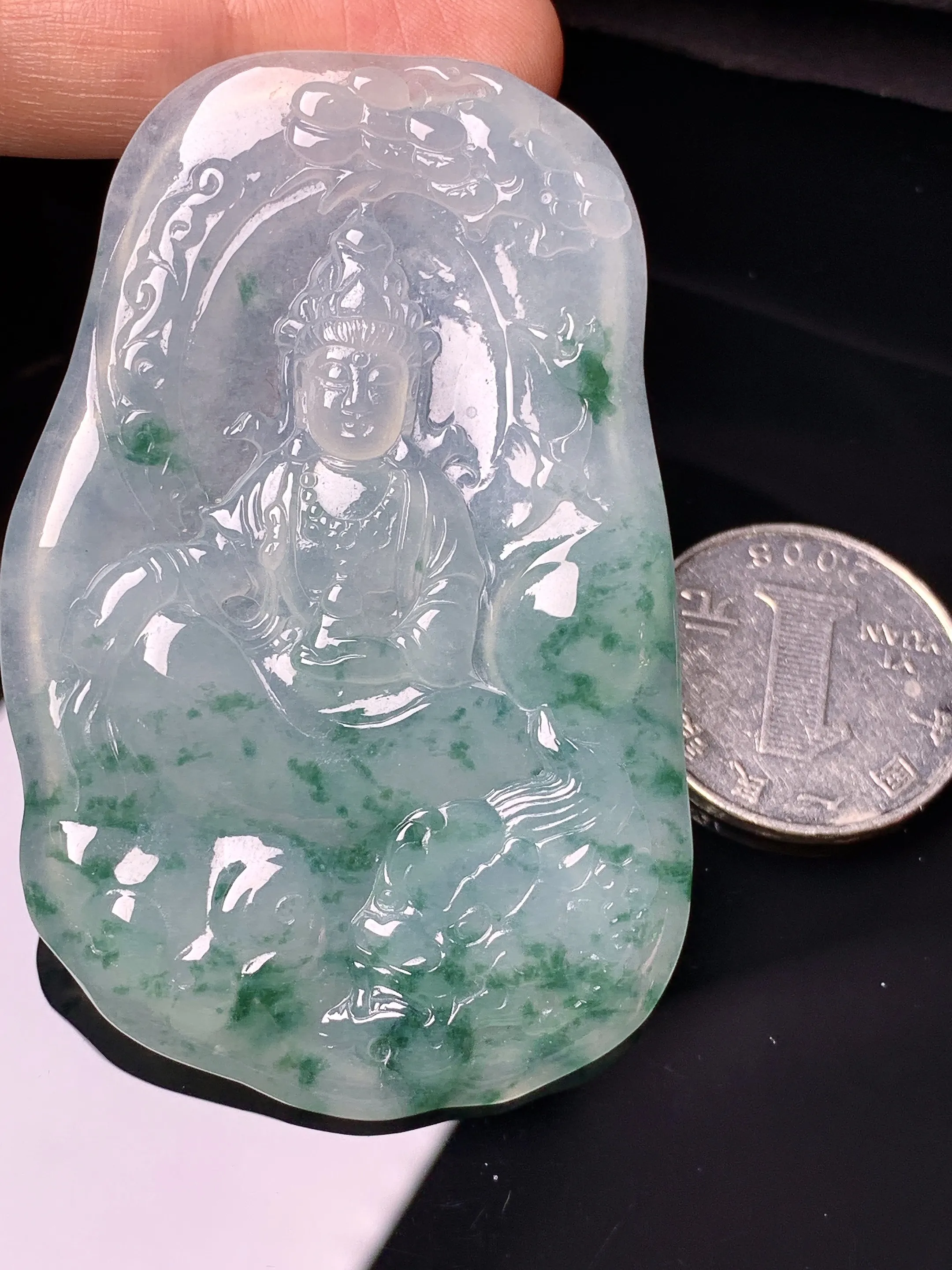 飘绿文殊观音菩萨吊坠 玉质细腻 色泽清新艳丽 整体尺寸67*43.2*5