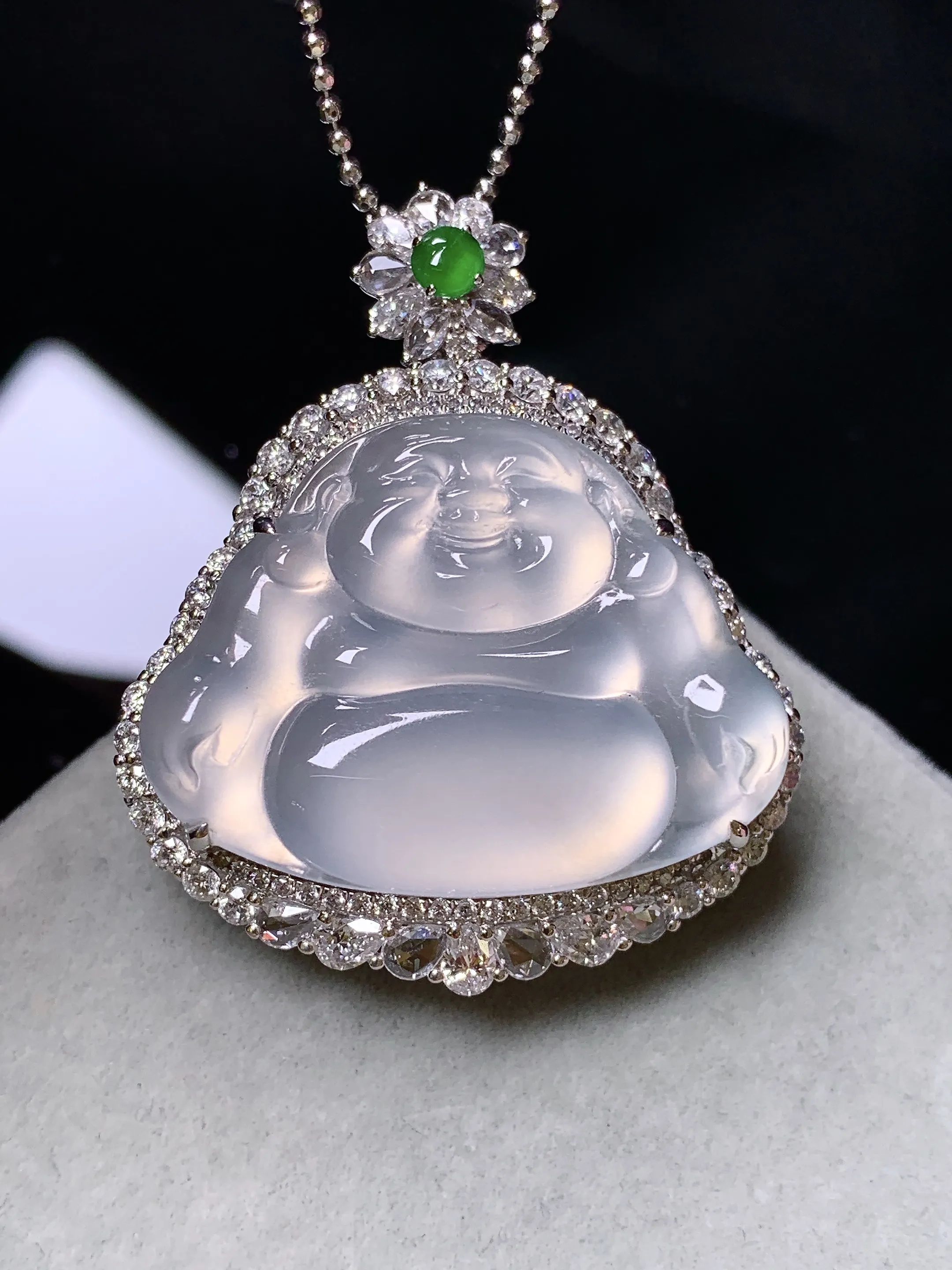 18k金钻镶嵌冰种佛公吊坠 玉质细腻 色泽清新艳丽 整体尺寸36.8*30.5*13.2