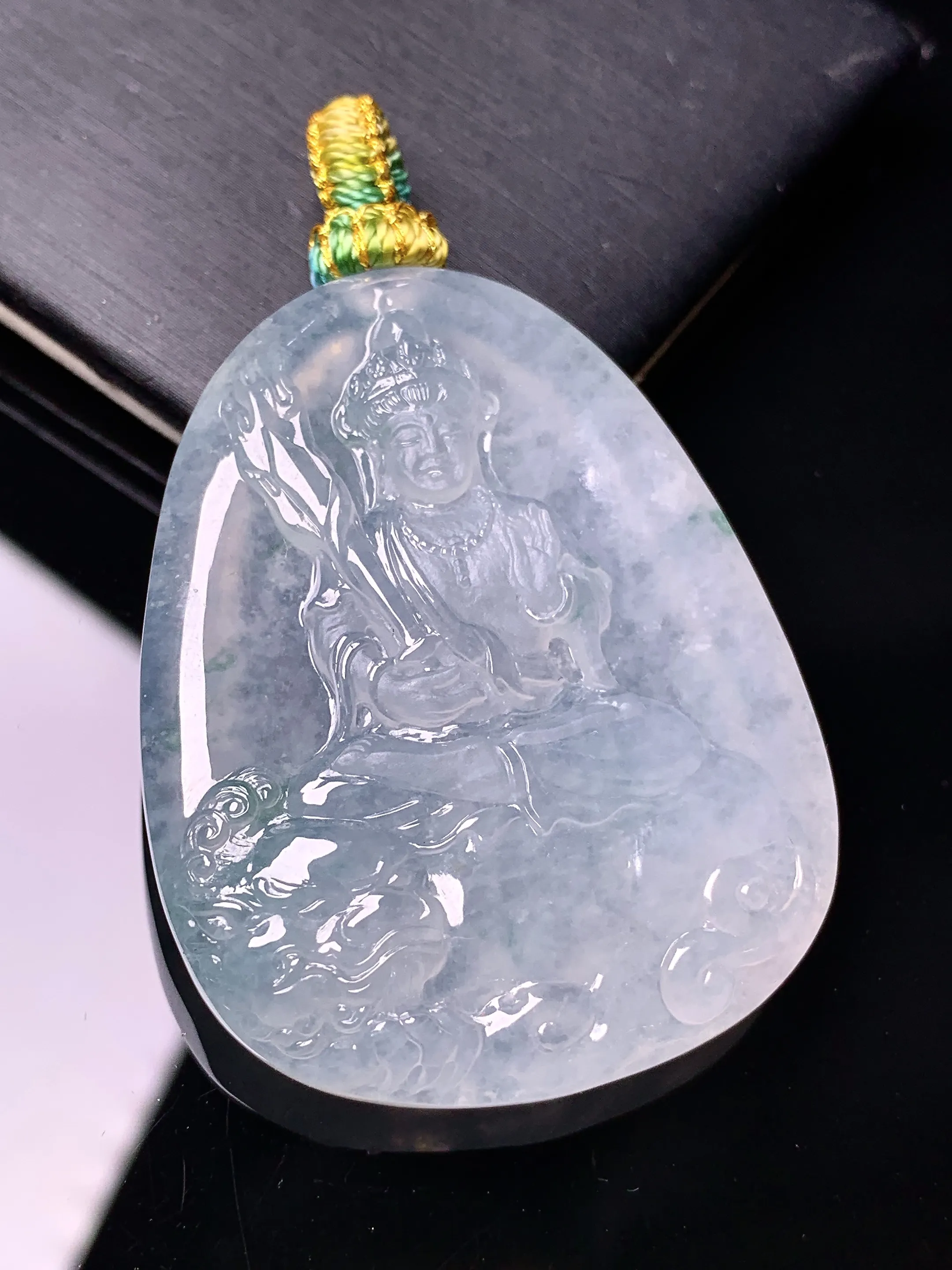 冰种文殊观音菩萨吊坠 玉质细腻 色泽清新艳丽 整体尺寸47.3*32.2*7.7