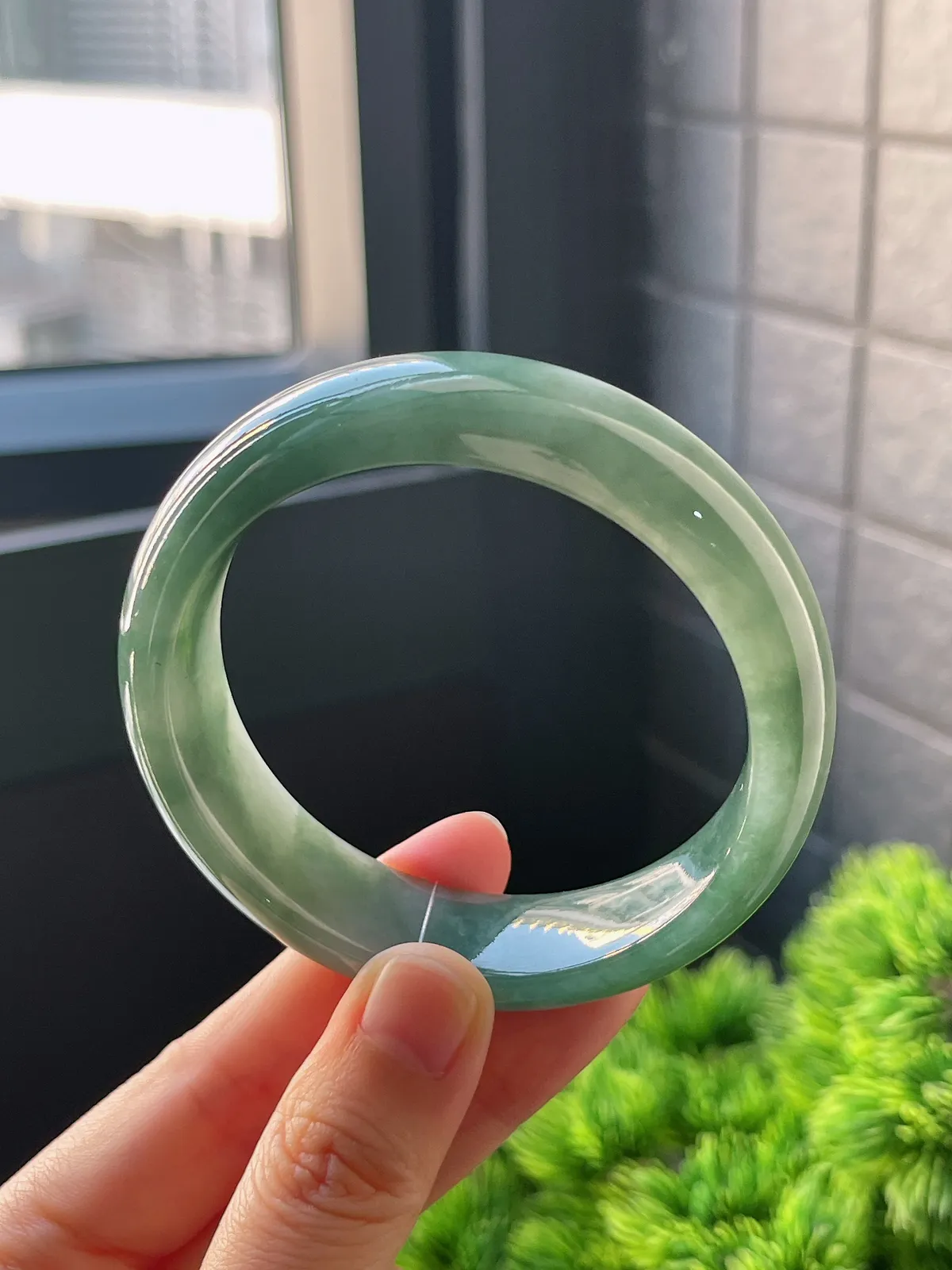 正圈55.5圈口，翡翠糯化种灰绿色手镯