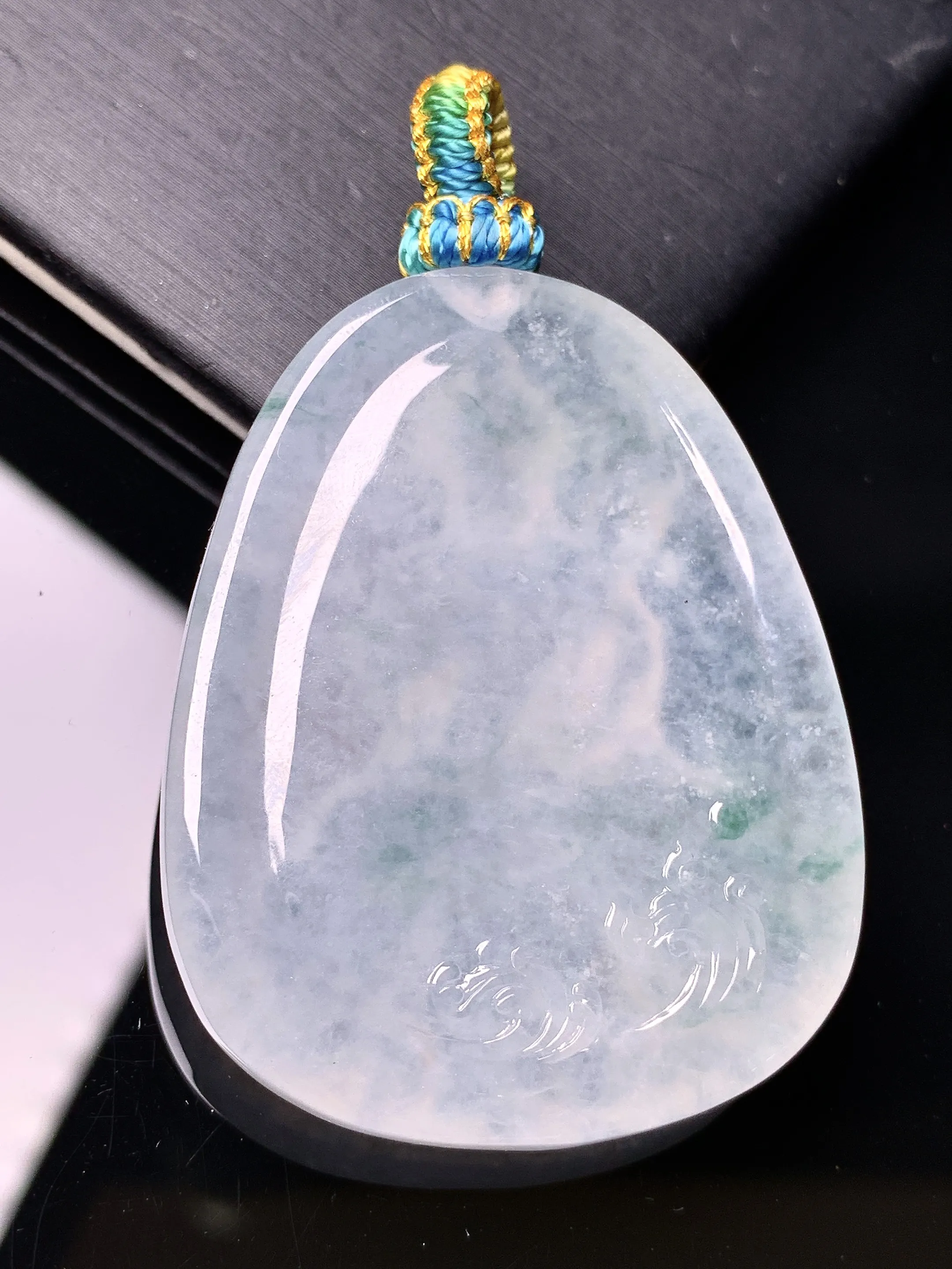 冰种文殊观音菩萨吊坠 玉质细腻 色泽清新艳丽 整体尺寸47.3*32.2*7.7