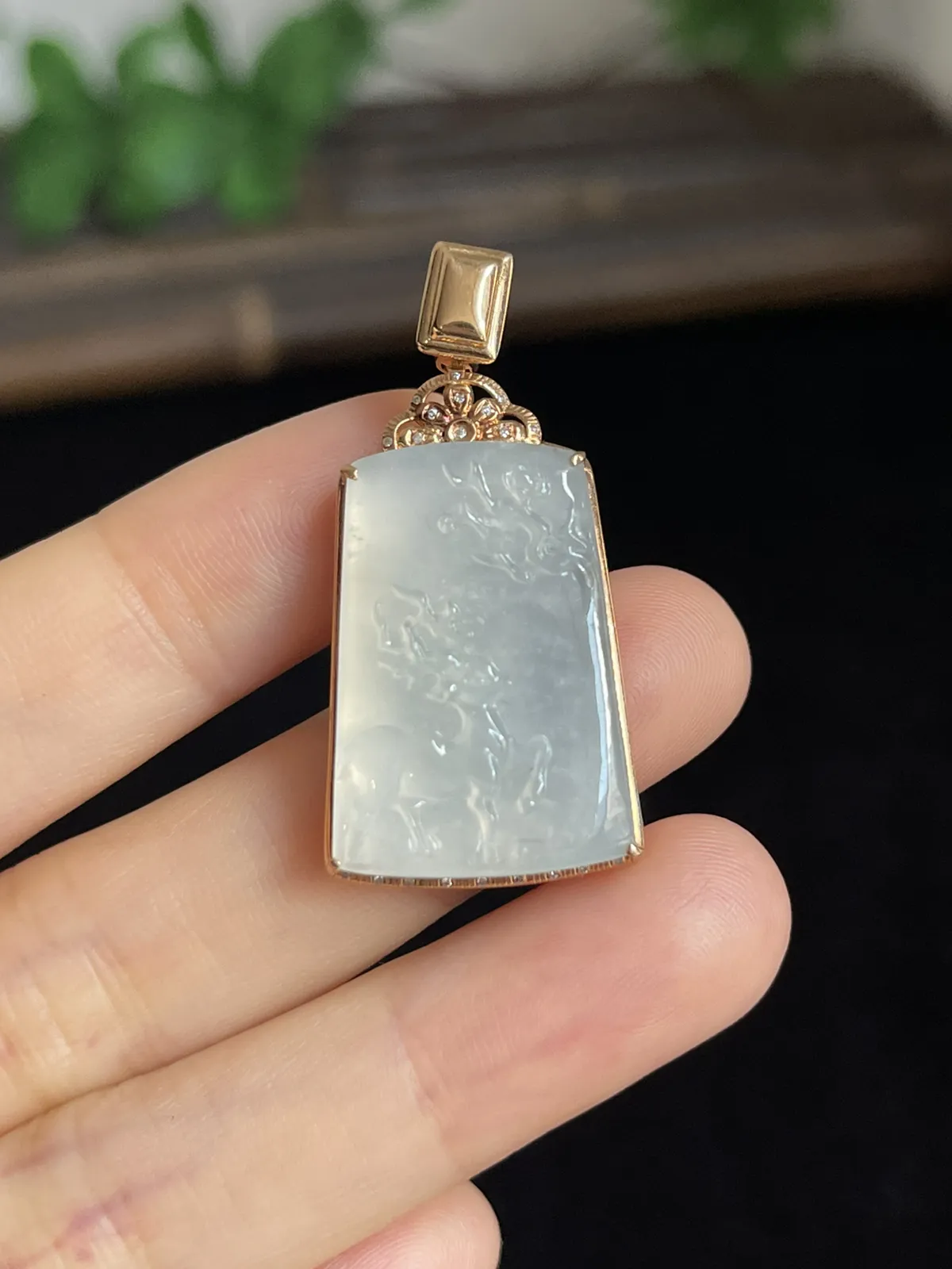 翡翠花件，印记：Au750,伴钻石