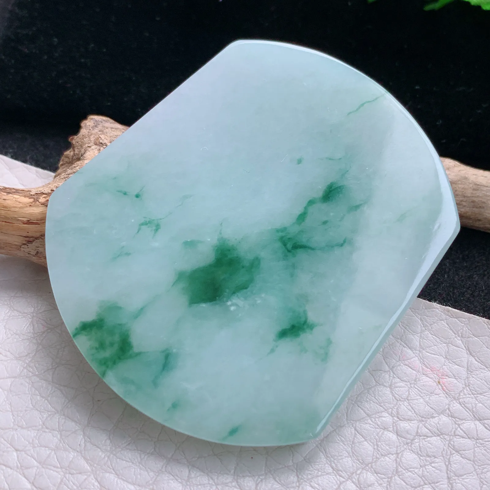 zen自然光55.6*47.5*6天然缅甸翡翠飘花大气无事牌 素面牌玉吊坠 玉挂件