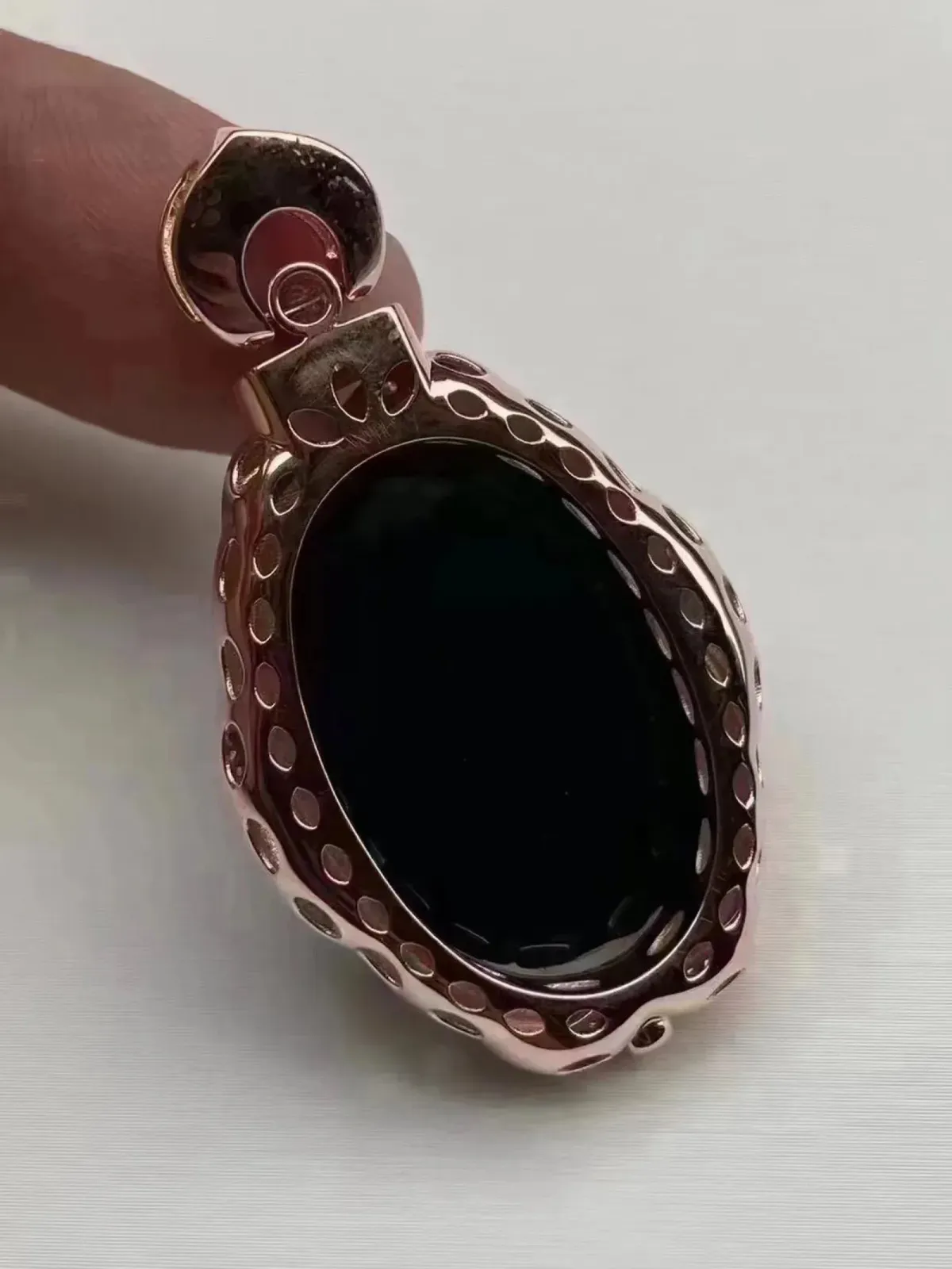 墨翠【鸽子蛋】18K金+南非钻镶嵌，细腻干净，黑度极黑，性价比高，雕工精湛，打灯透绿 裸石尺  30.0*18.8.