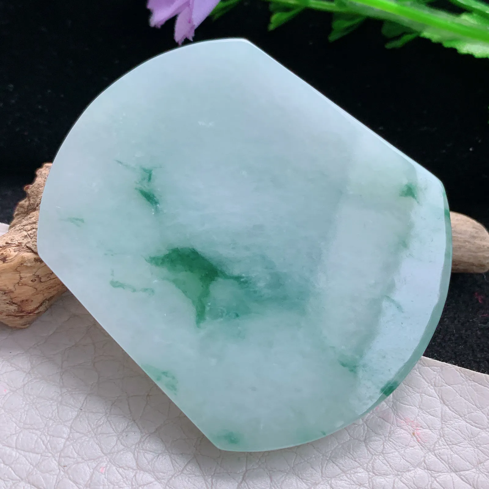 zen自然光55.6*47.5*6天然缅甸翡翠飘花大气无事牌 素面牌玉吊坠 玉挂件