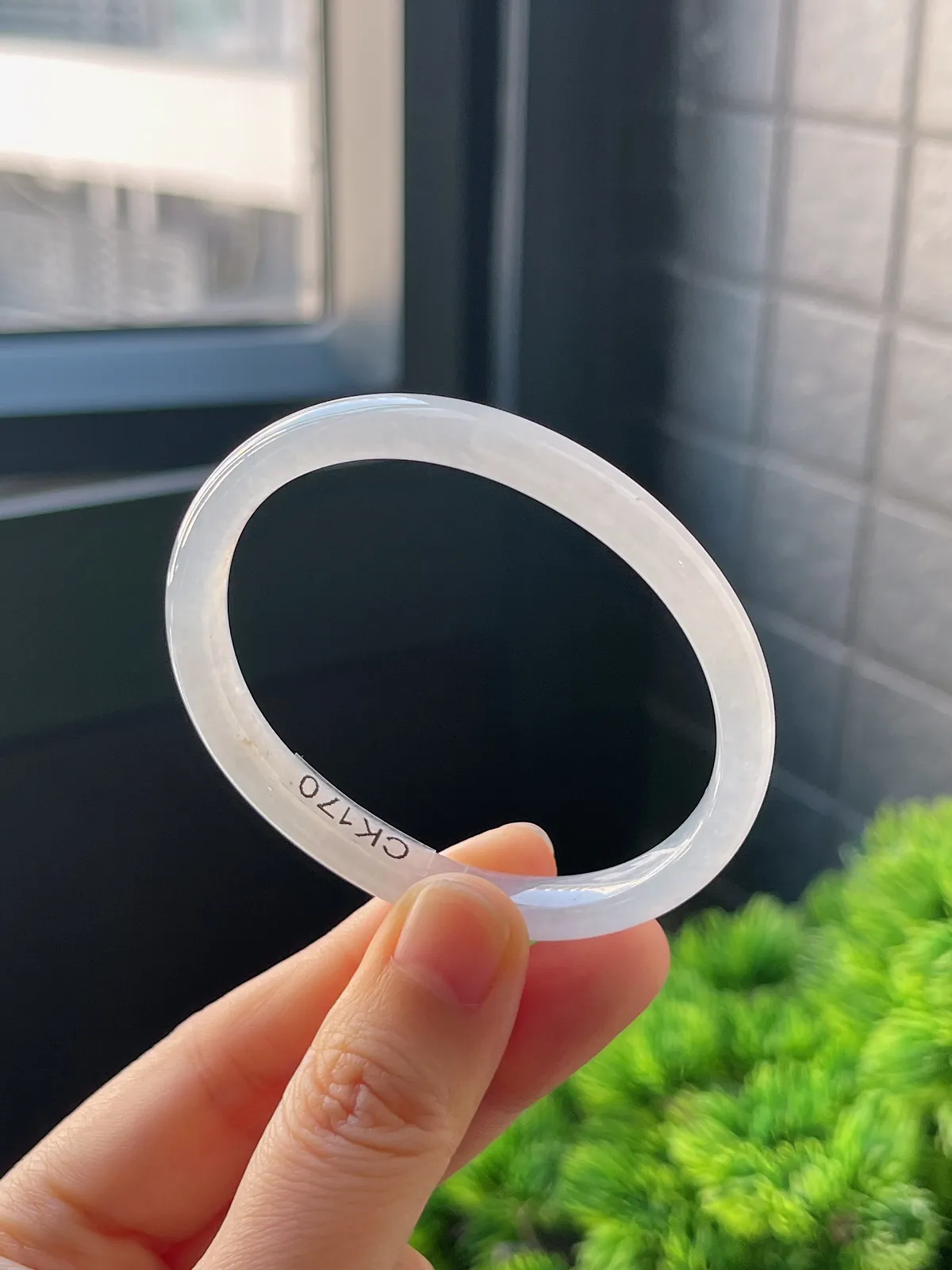 贵妃镯52.3圈口，翡翠冰种白色手镯