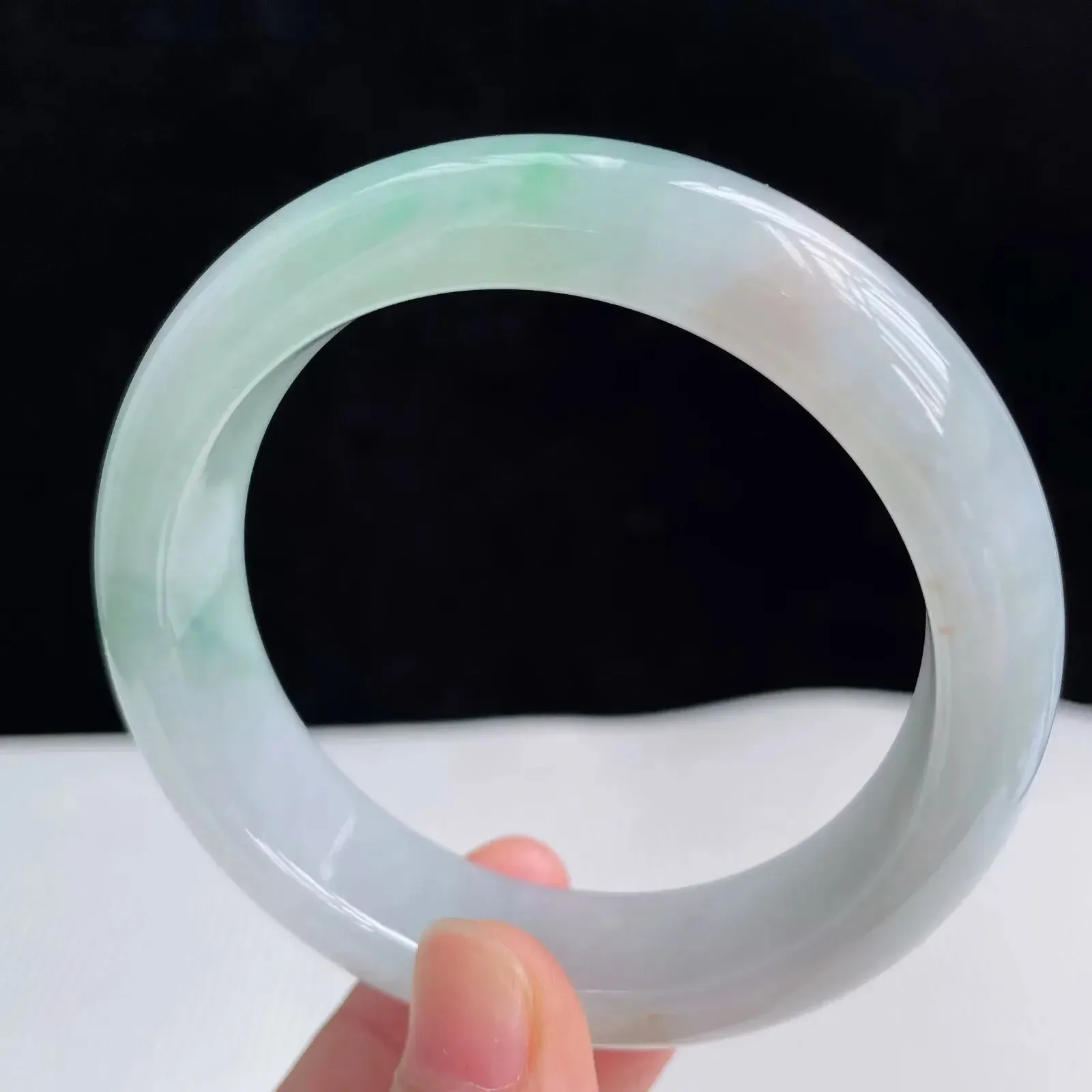 58.7圈有种有色天然翡翠A货飘绿玉手镯好种水春彩水润手镯53.06g