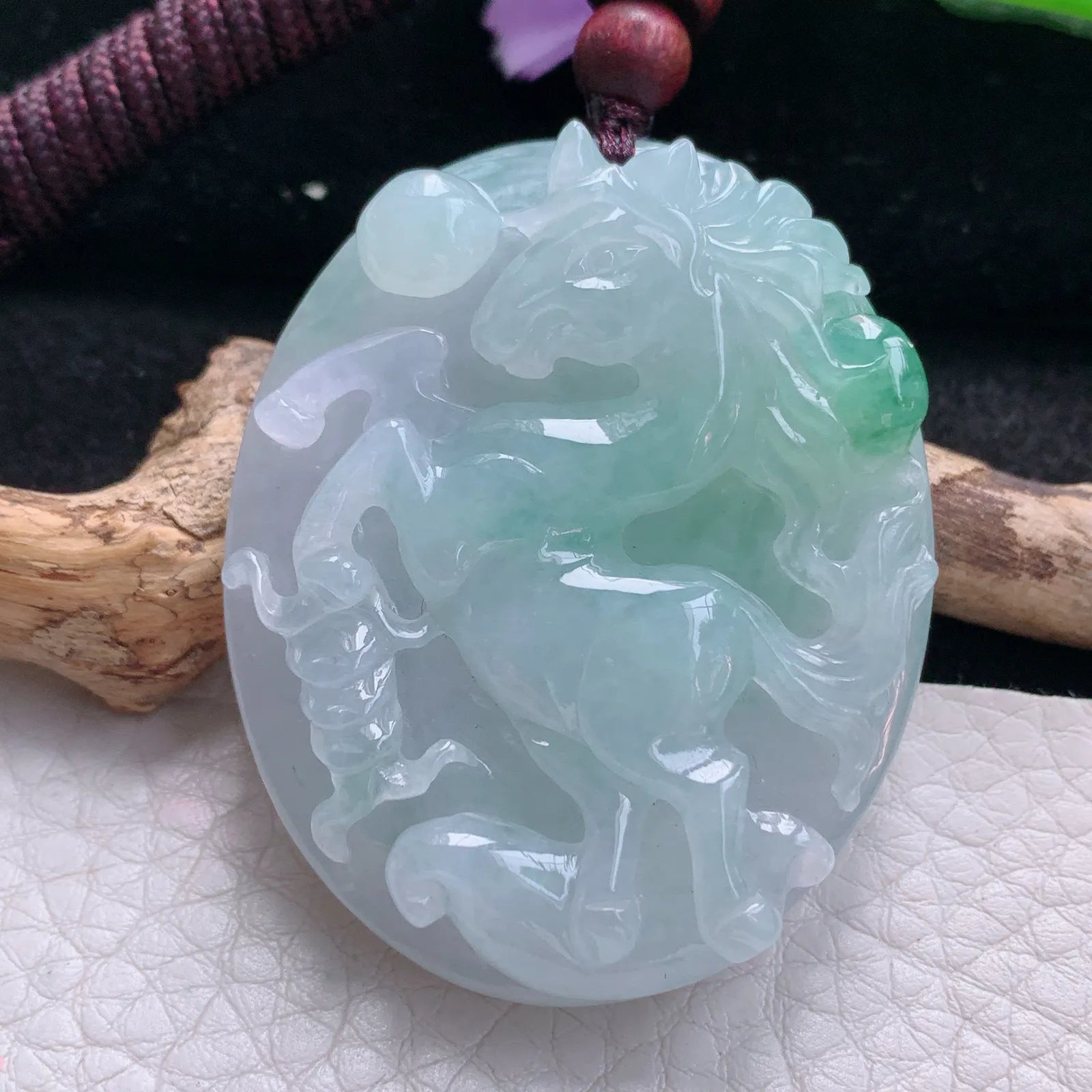 zen自然光48.8*39.3*10天然缅甸翡翠飘绿马上有钱 生肖马玉吊坠 玉挂件