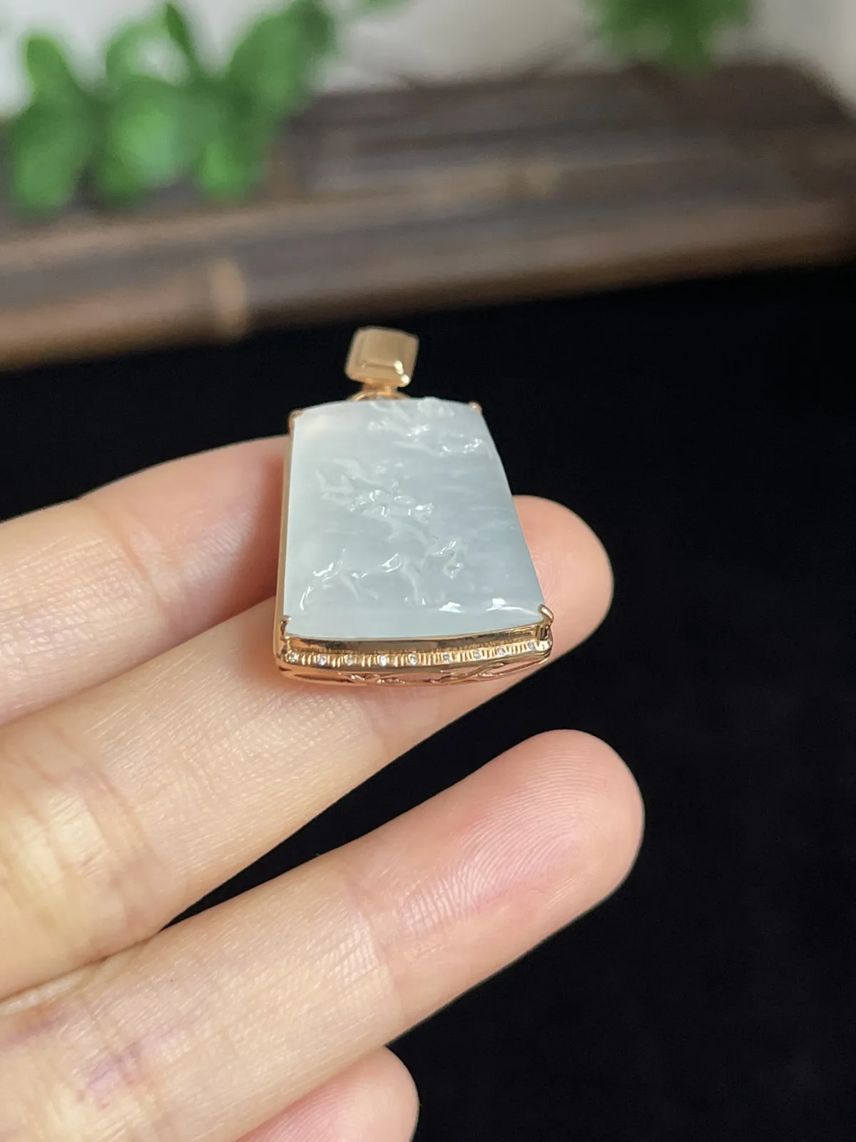 翡翠花件，印记：Au750,伴钻石