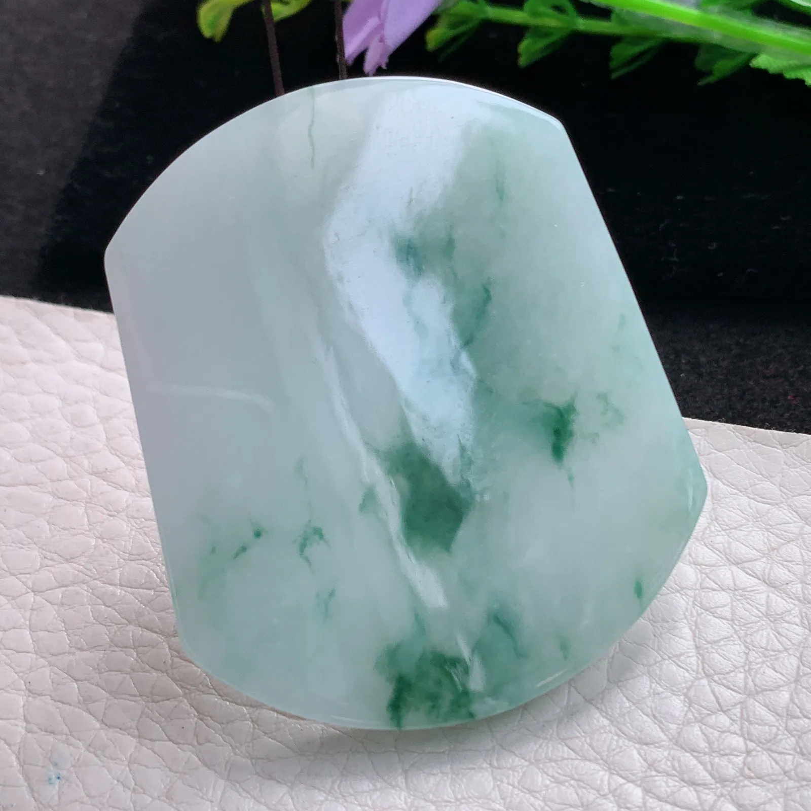 zen自然光55.6*47.5*6天然缅甸翡翠飘花大气无事牌 素面牌玉吊坠 玉挂件