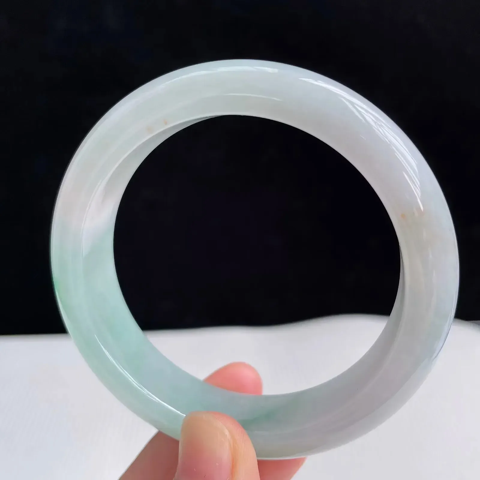 58.7圈有种有色天然翡翠A货飘绿玉手镯好种水春彩水润手镯53.06g