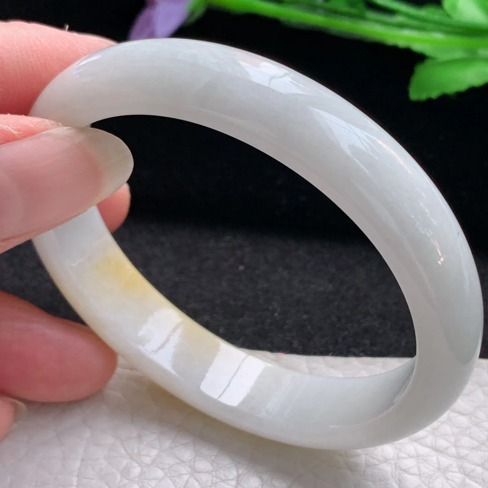 nr实拍56*48*12.8*7轮胎镯 缅甸翡翠a货玉手镯双彩水润椭形宽版玉手环