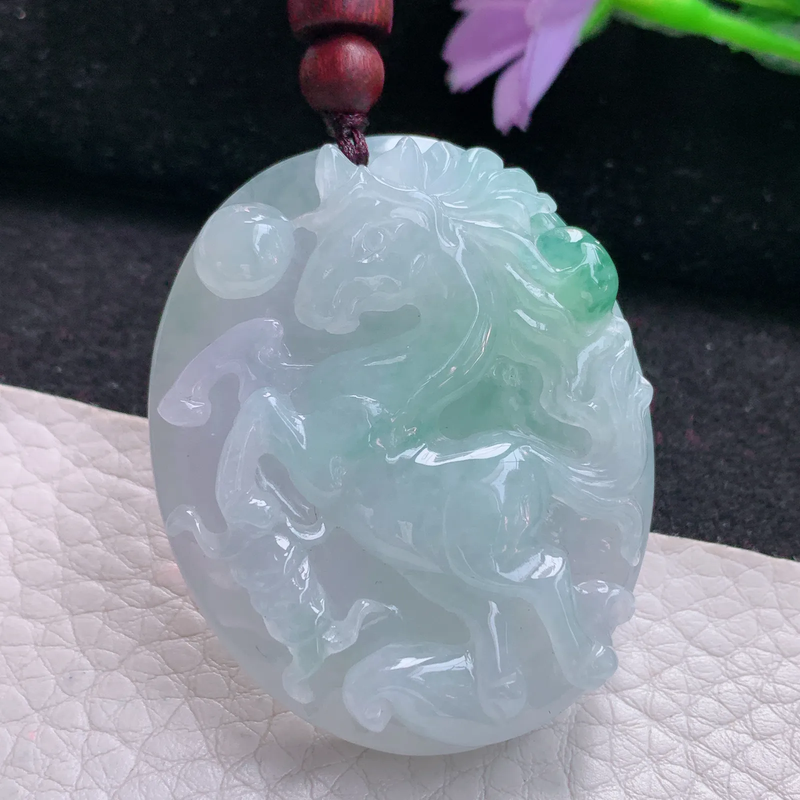 zen自然光48.8*39.3*10天然缅甸翡翠飘绿马上有钱 生肖马玉吊坠 玉挂件