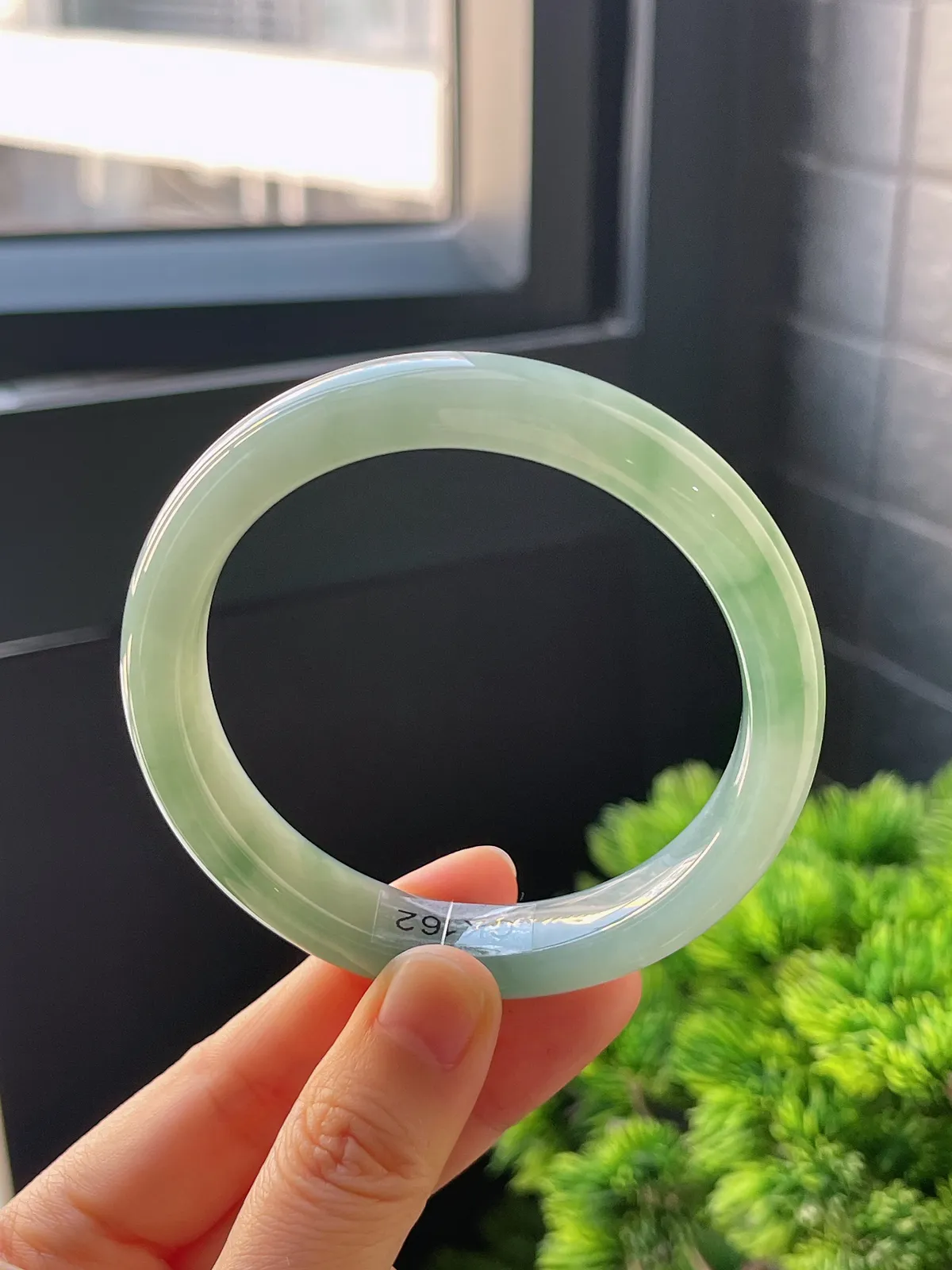 正圈59圈口，翡翠冰糯种飘绿手镯