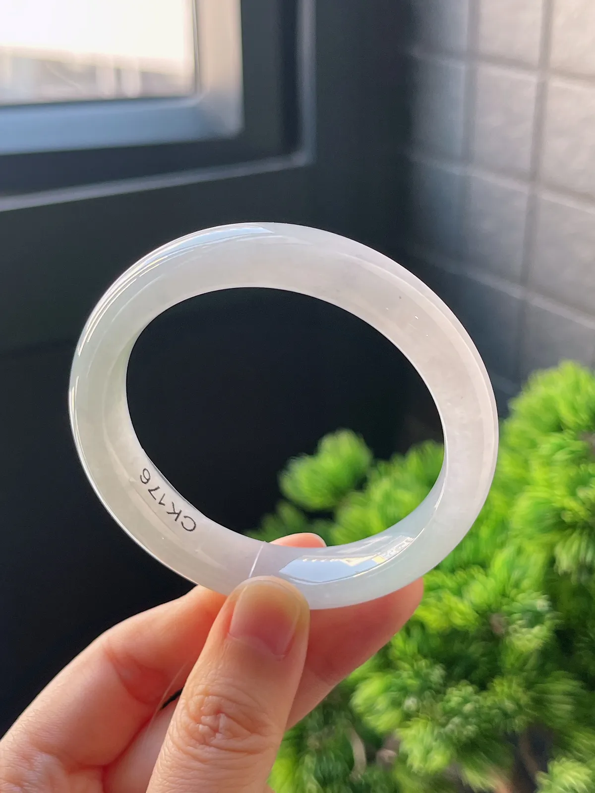 正圈52.7圈口，翡翠冰糯种白色手镯