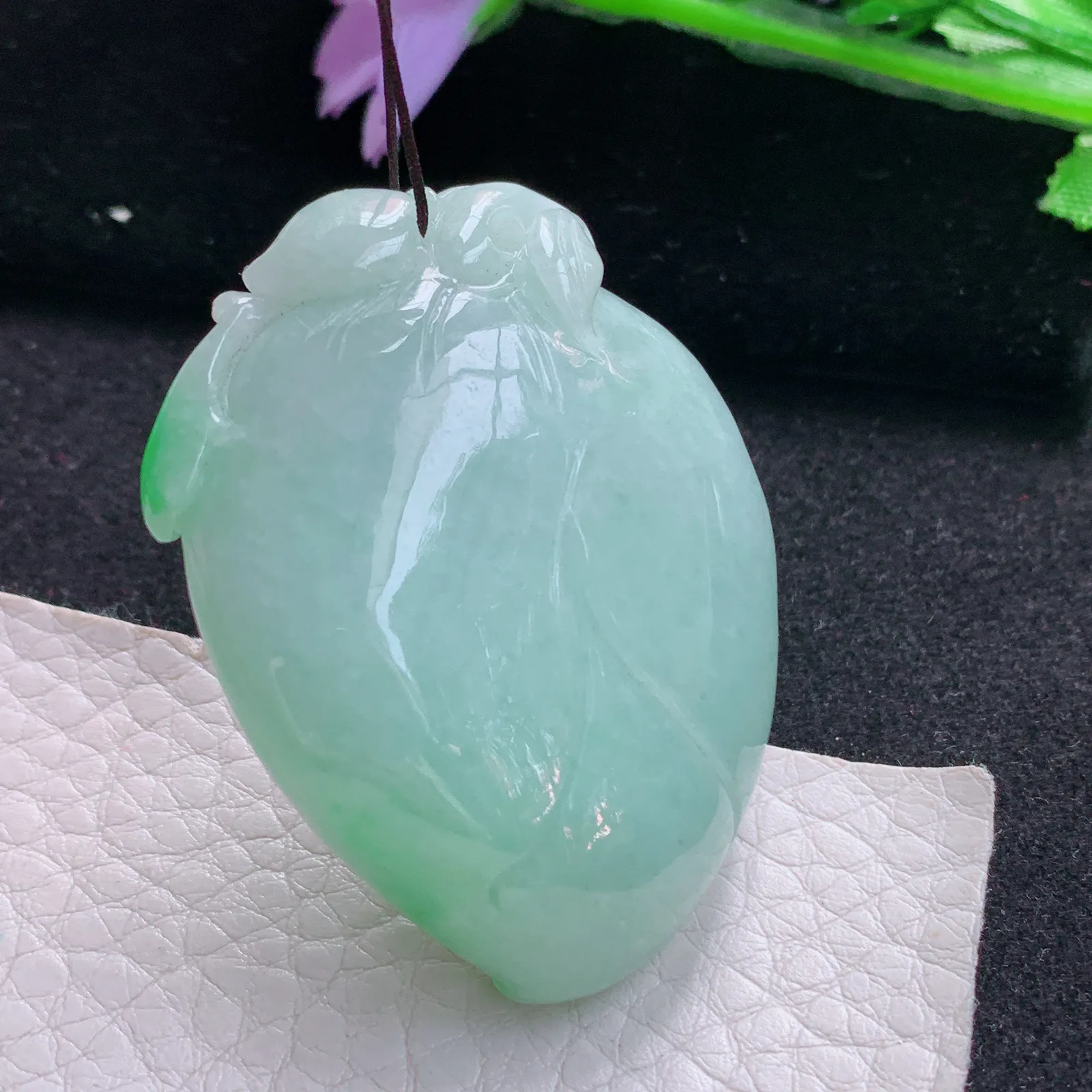 zen自然光48*36.8*14.5天然缅甸翡翠飘阳绿桃子 大寿桃玉吊坠 玉挂件