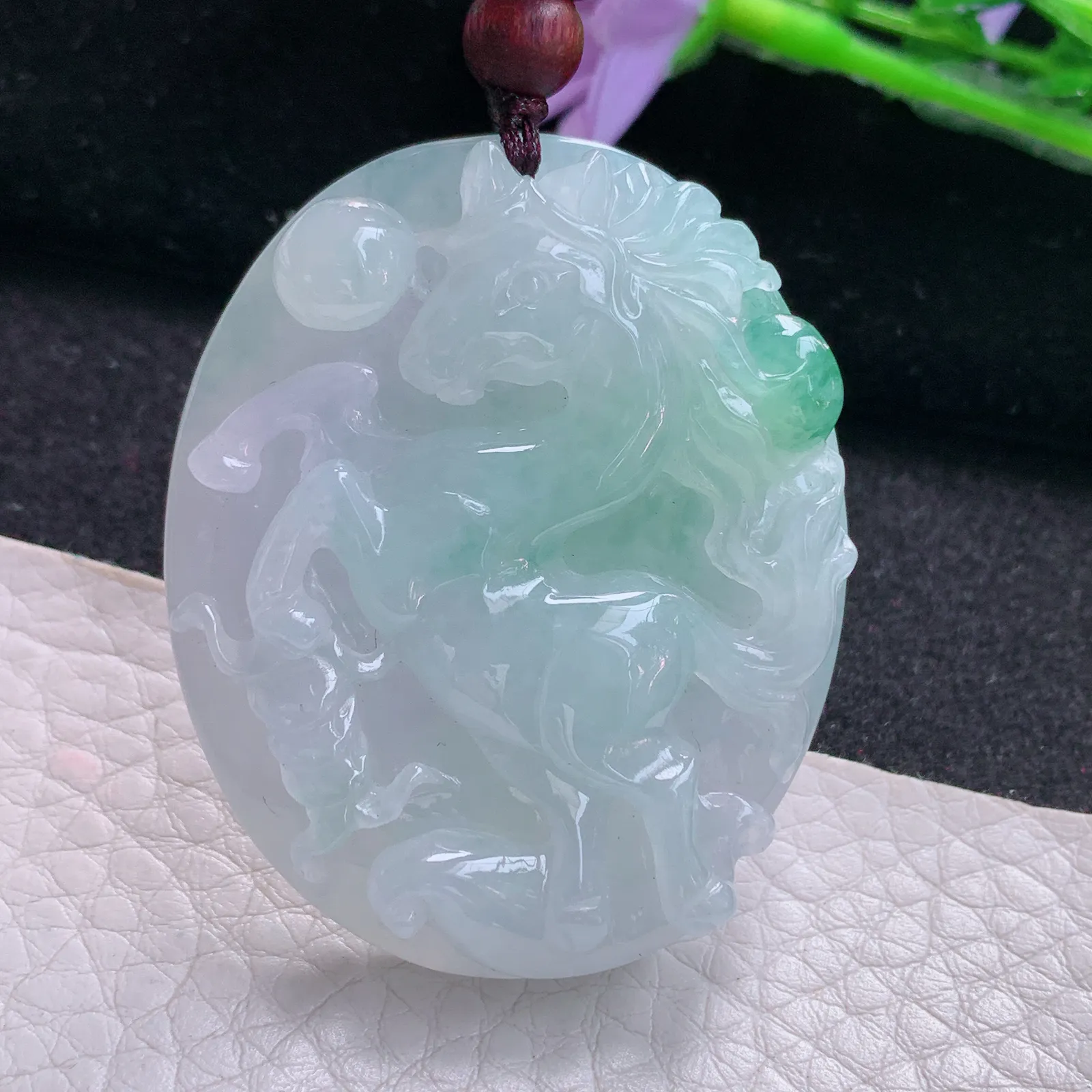 zen自然光48.8*39.3*10天然缅甸翡翠飘绿马上有钱 生肖马玉吊坠 玉挂件