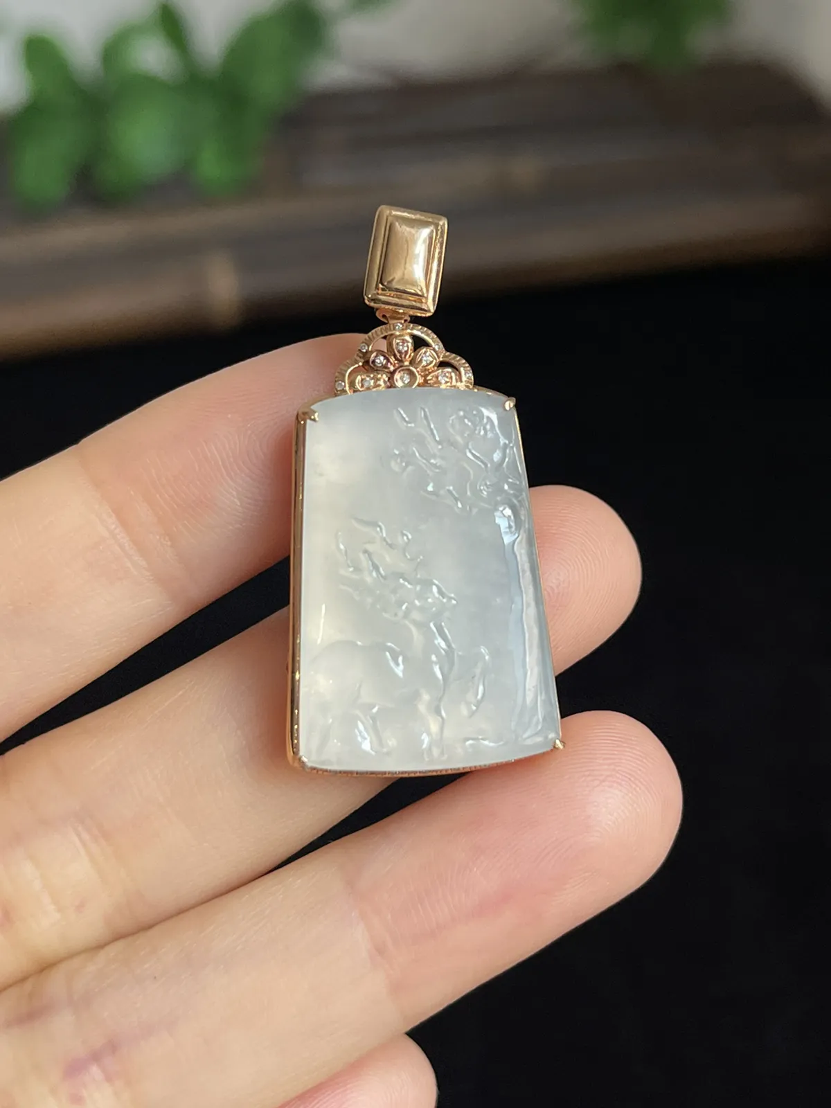 翡翠花件，印记：Au750,伴钻石