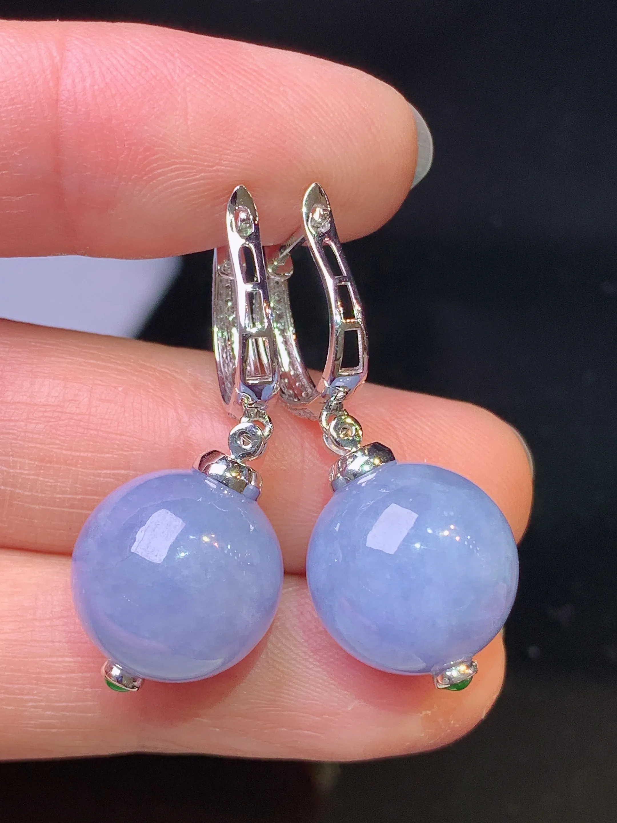 18k金钻镶嵌紫罗兰圆珠耳坠  玉质细腻 色泽艳丽清新 整体尺寸32.2*13