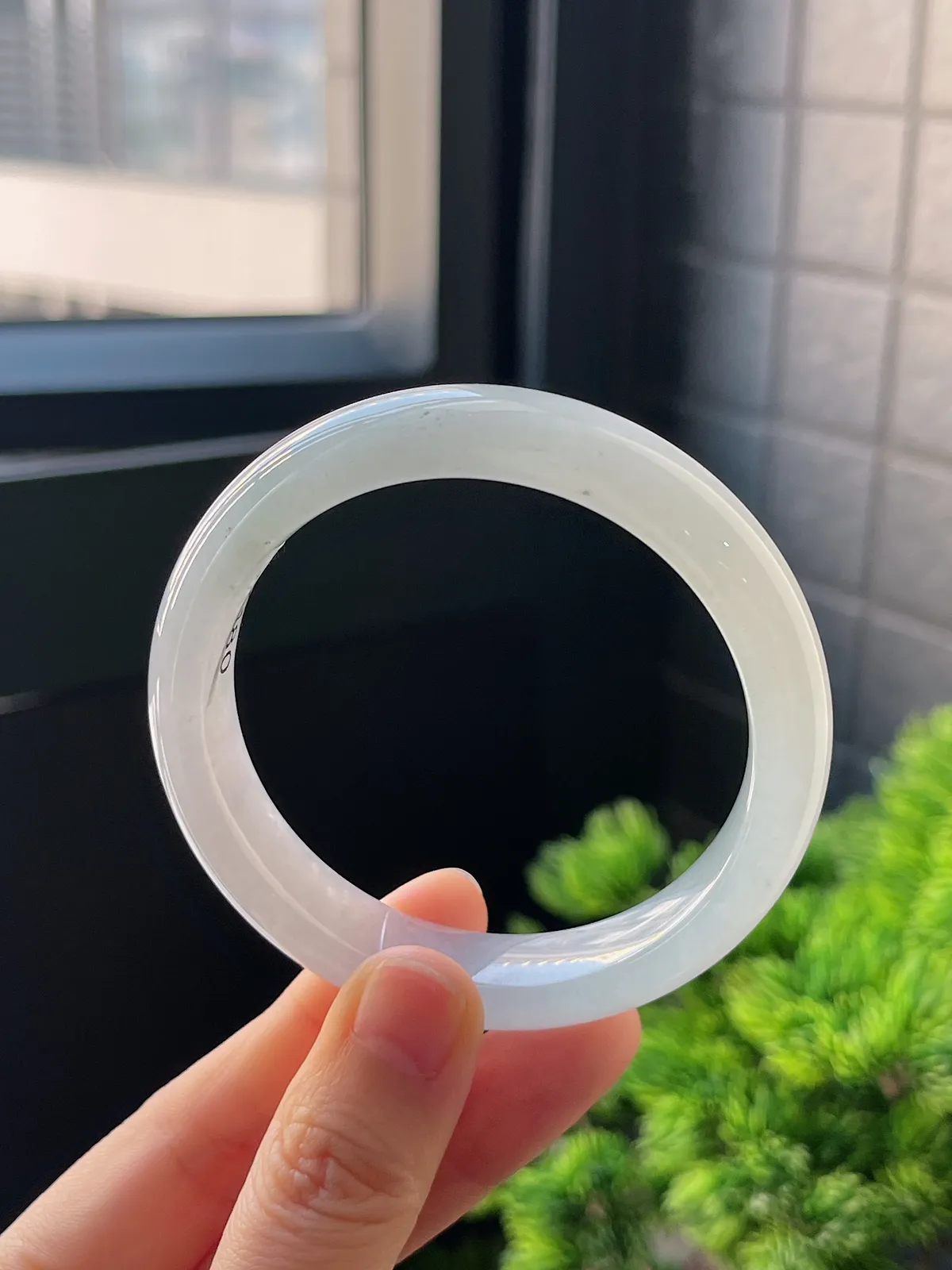 正圈54.2圈口，翡翠冰糯种淡绿色手镯