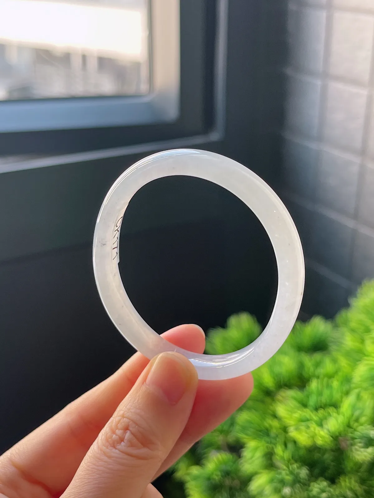 贵妃镯52.7圈口，翡翠冰种白色手镯