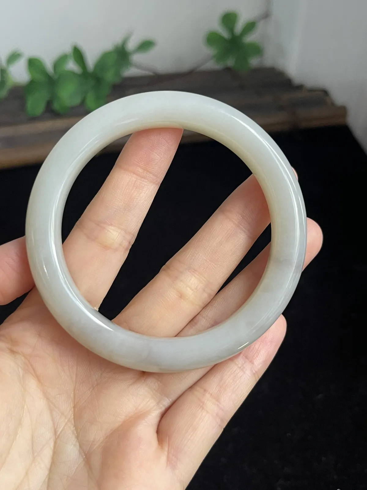 正圈56.2圈口，和田玉手镯