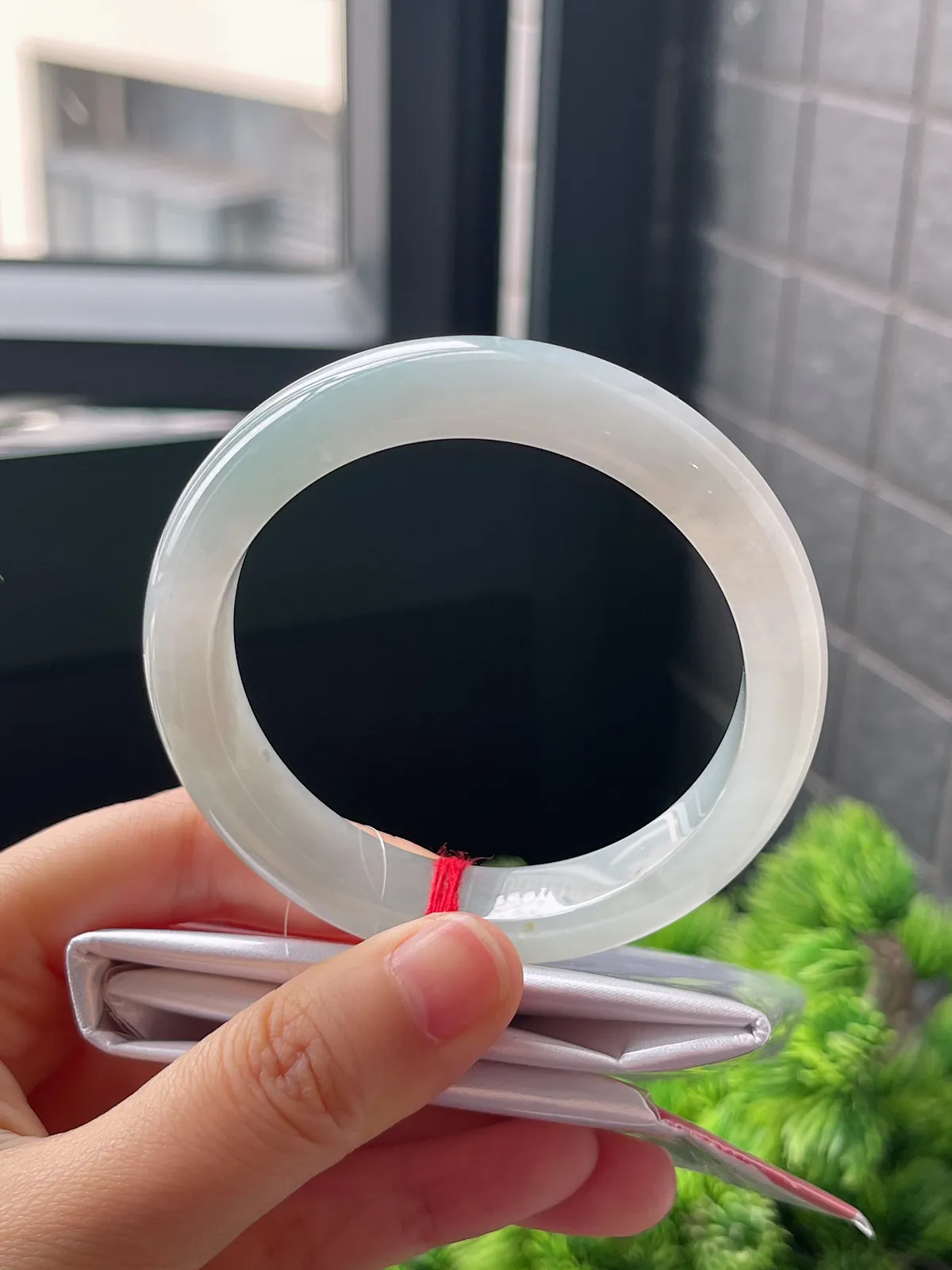 正圈53.6圈口，翡翠冰糯化淡蓝色手镯