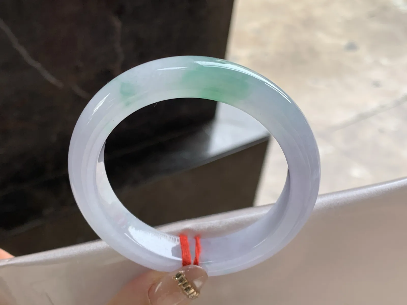 54-12.3-9

飘绿手镯^_有种有色～绿色点缀