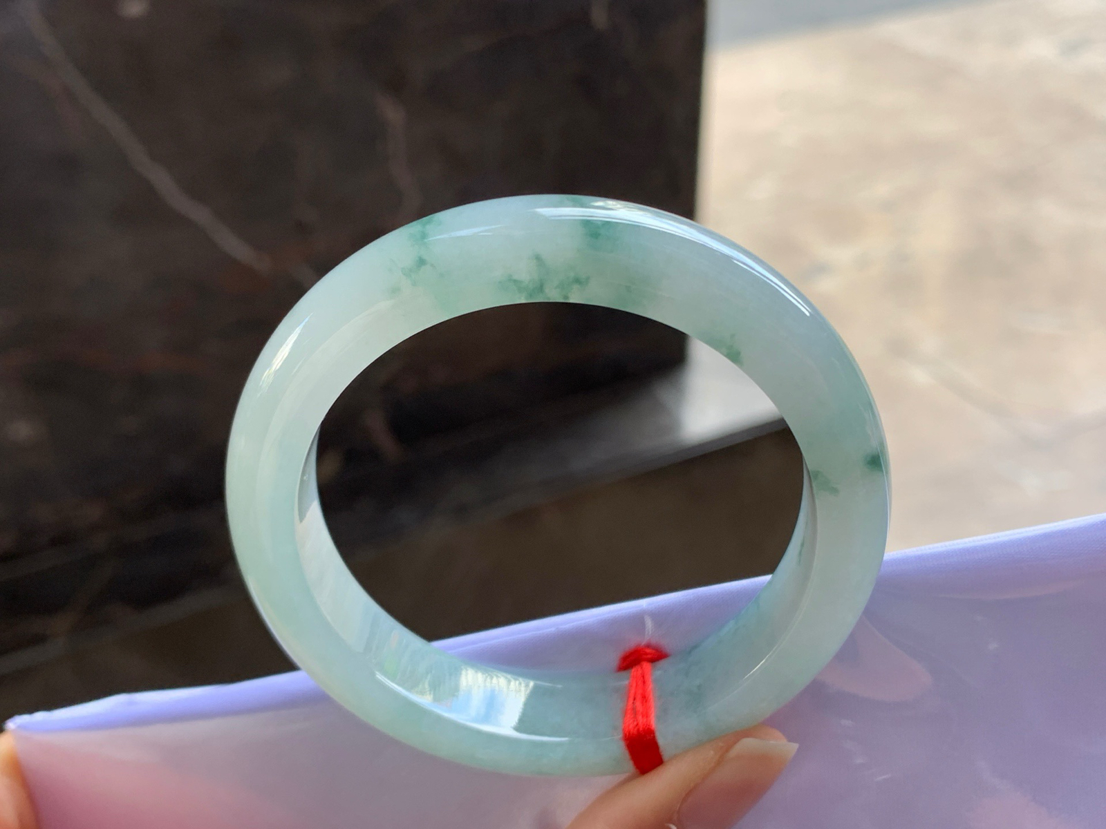 53-12-8.8

飘花手镯^_^玉质温润