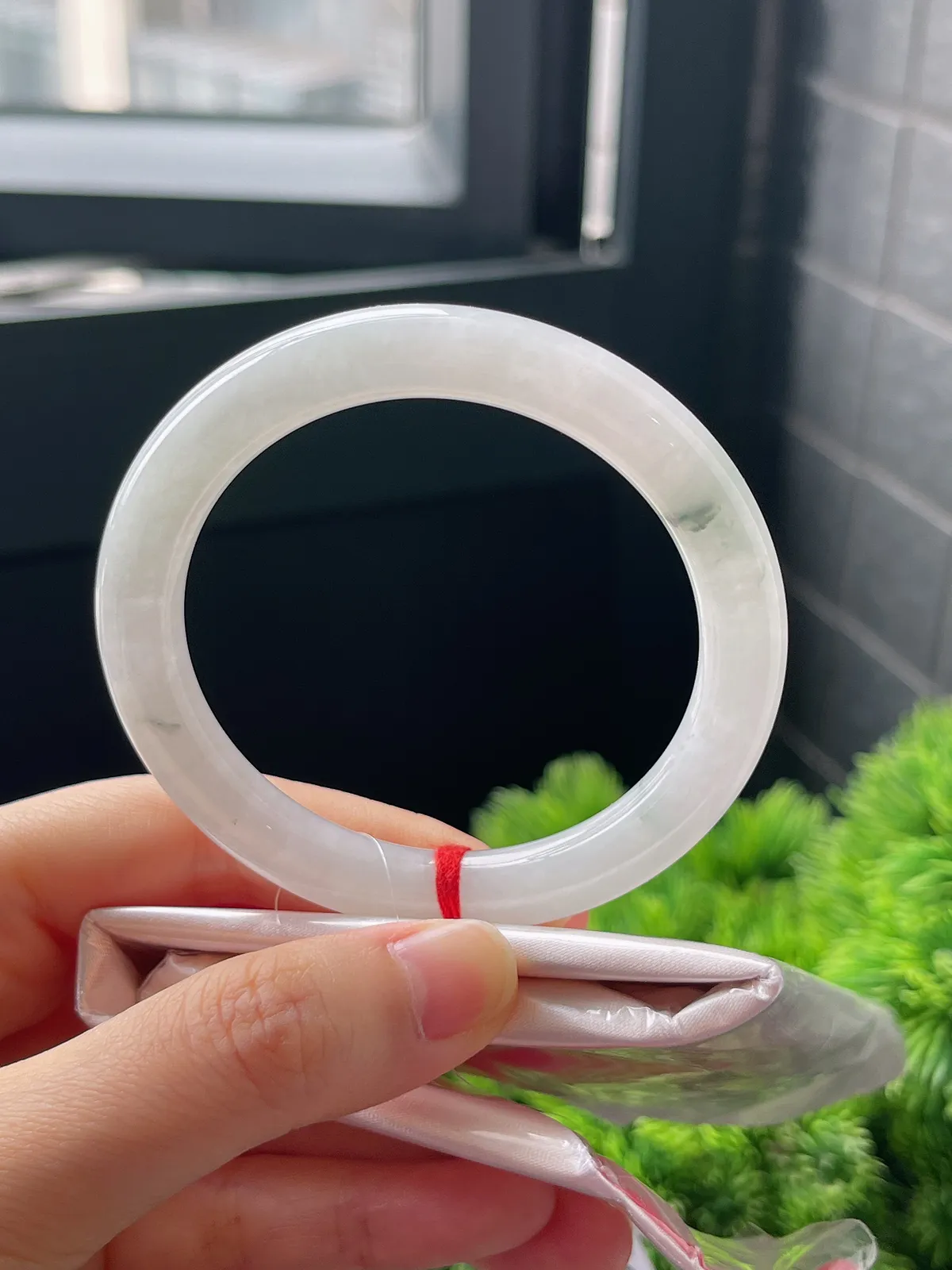 圆镯53.2圈口，翡翠糯化种飘花手镯