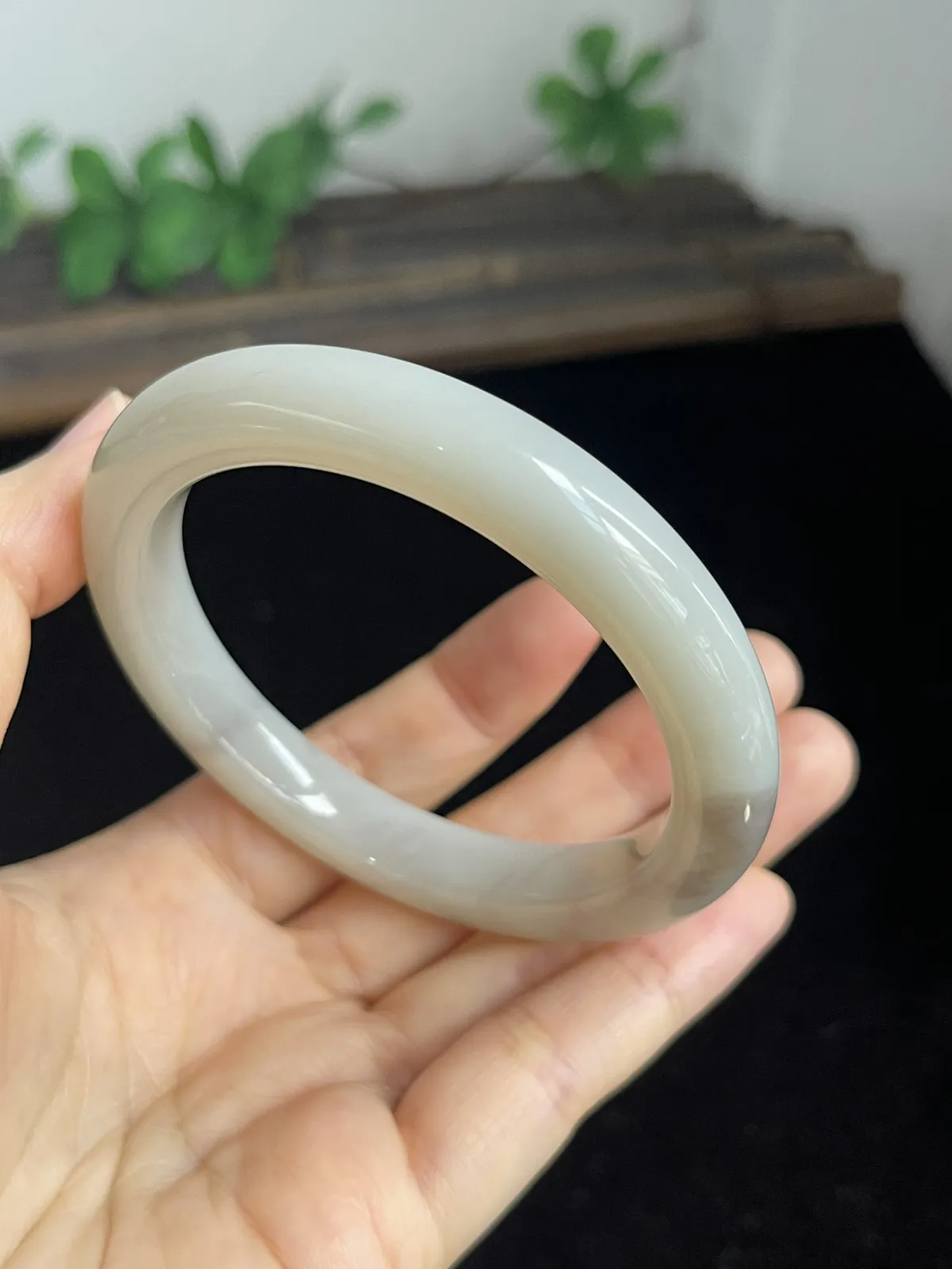 正圈56.2圈口，和田玉手镯