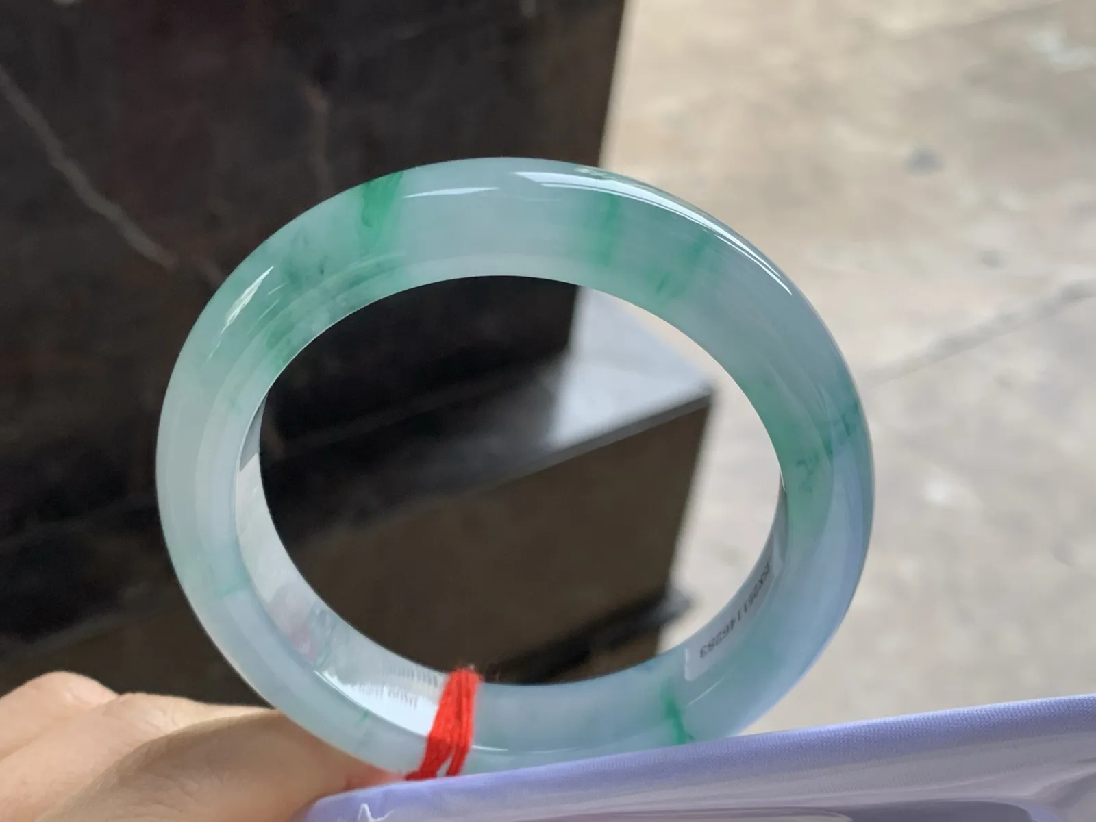 59-13.3-10

冰飘绿手镯^_^绿花点缀