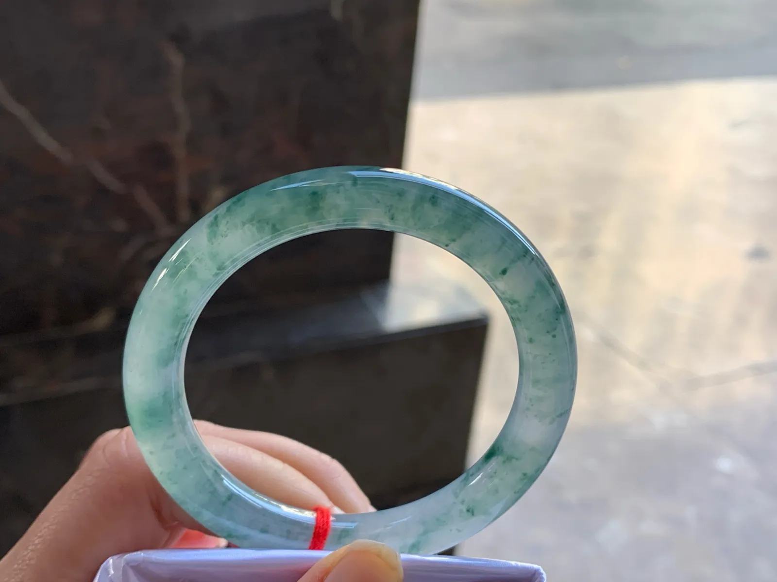 53-8.8

冰蓝花圆条手镯^_^鲜艳