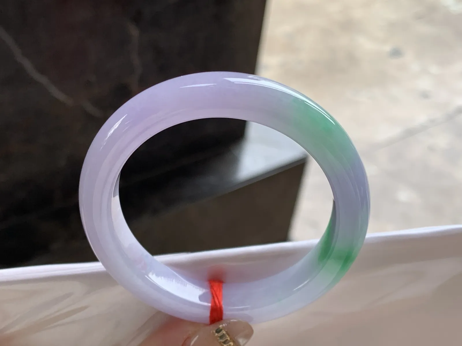 52-10.9-8.4

春带彩手镯^_^肉质细腻 颜色浓郁